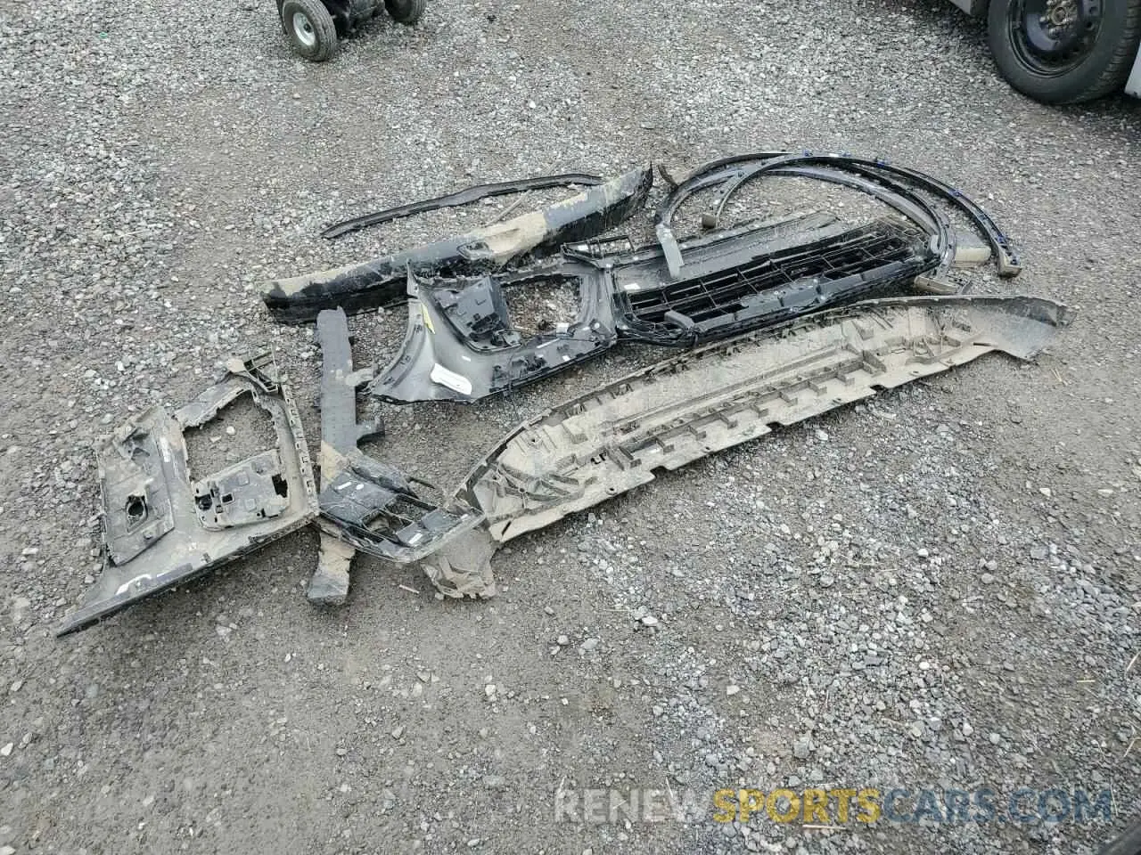13 Photograph of a damaged car WA1ENAFY8L2005606 AUDI Q5 2020