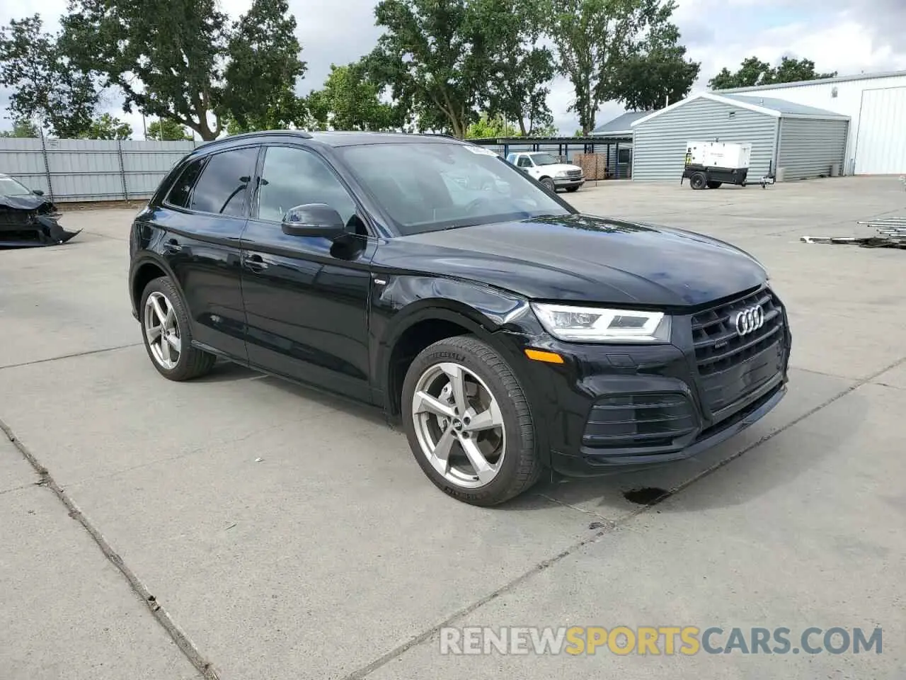 4 Photograph of a damaged car WA1ENAFY9L2075907 AUDI Q5 2020