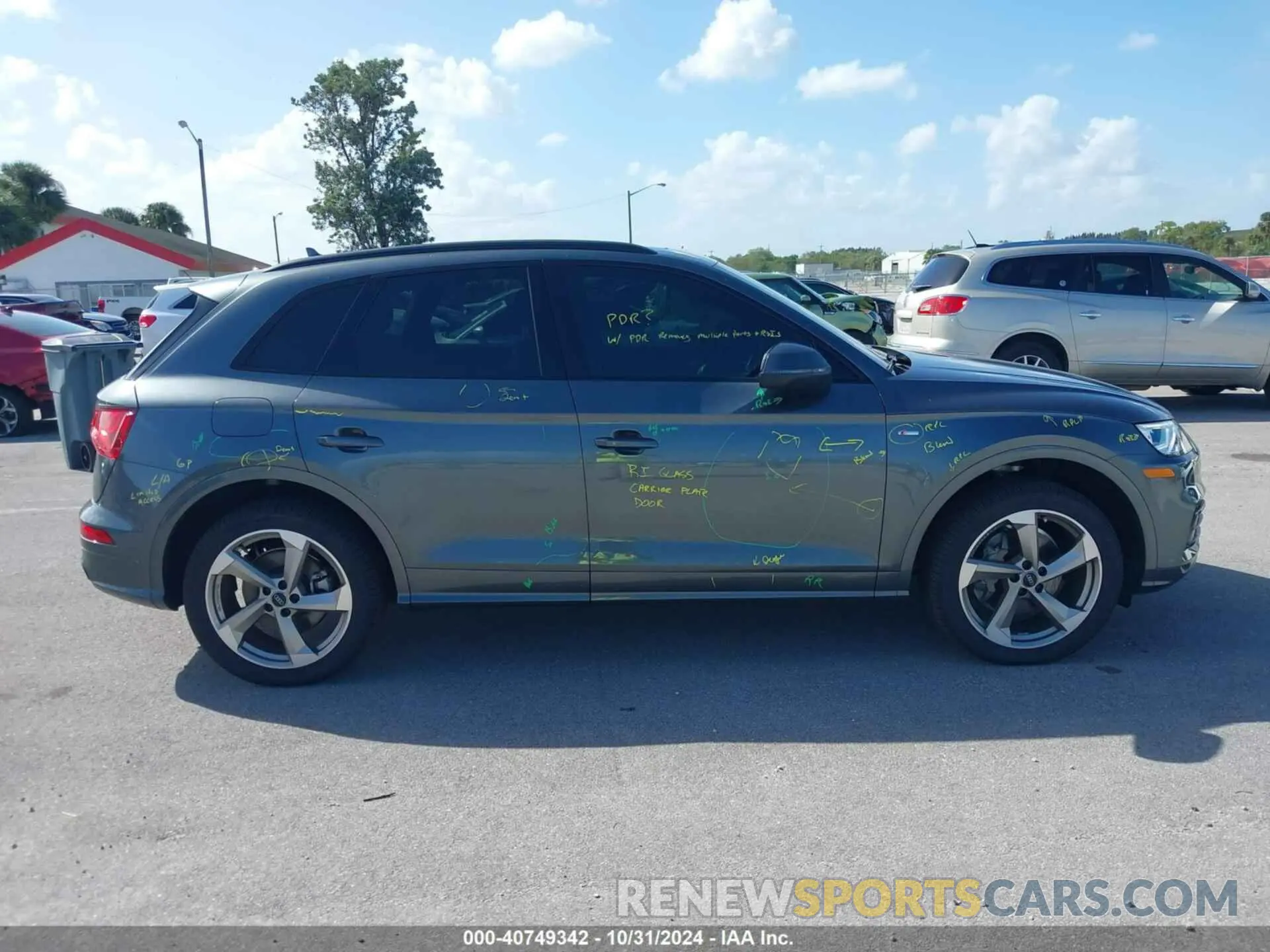 13 Фотография поврежденного автомобиля WA1ENAFYXL2096037 AUDI Q5 2020