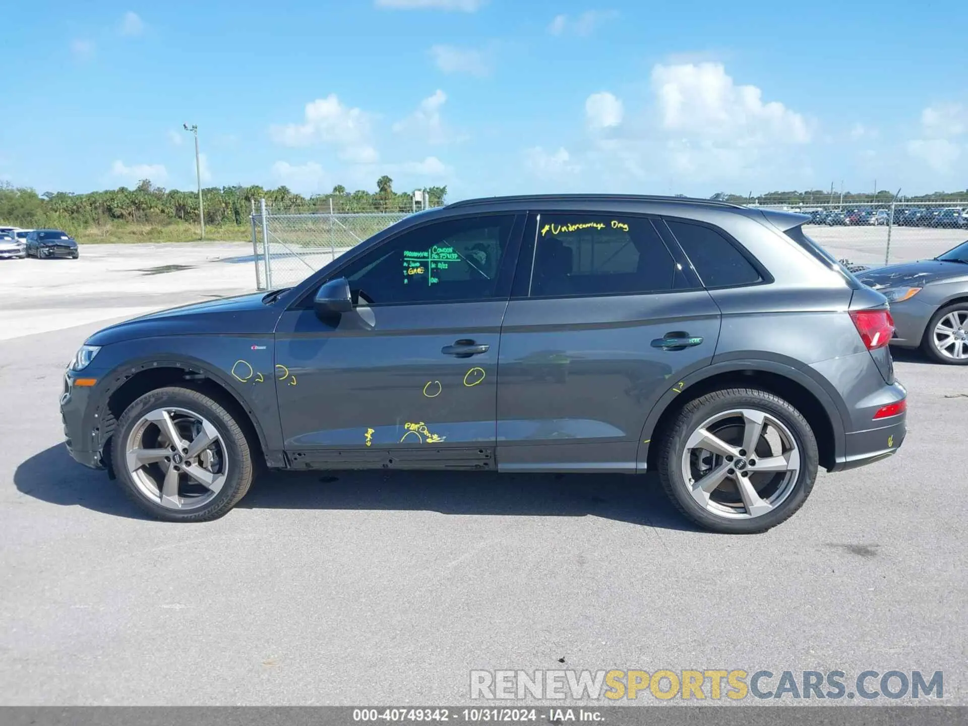 14 Фотография поврежденного автомобиля WA1ENAFYXL2096037 AUDI Q5 2020