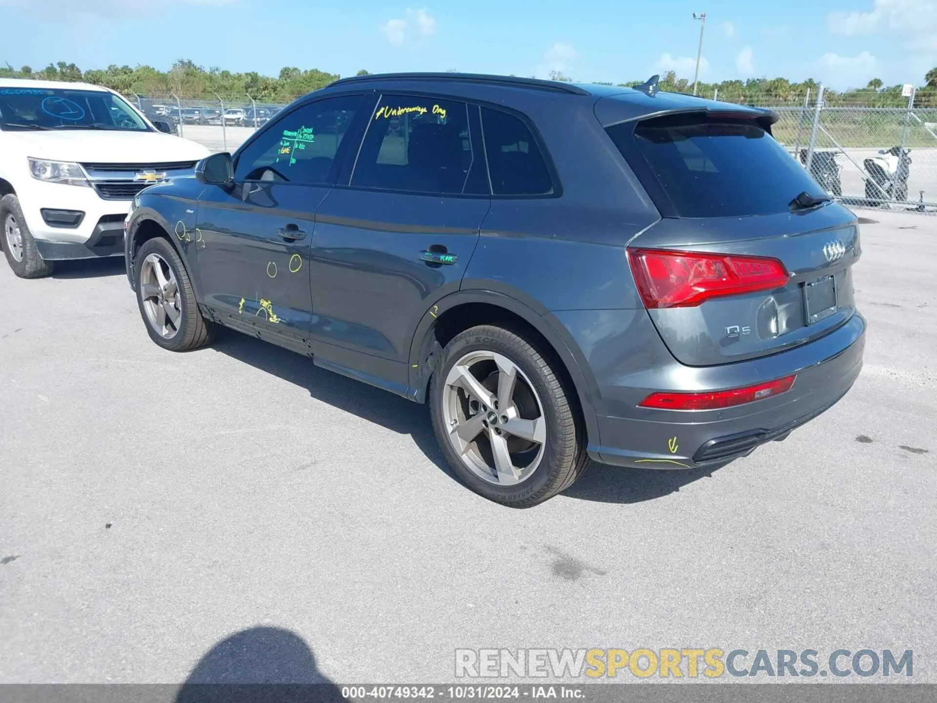 3 Фотография поврежденного автомобиля WA1ENAFYXL2096037 AUDI Q5 2020