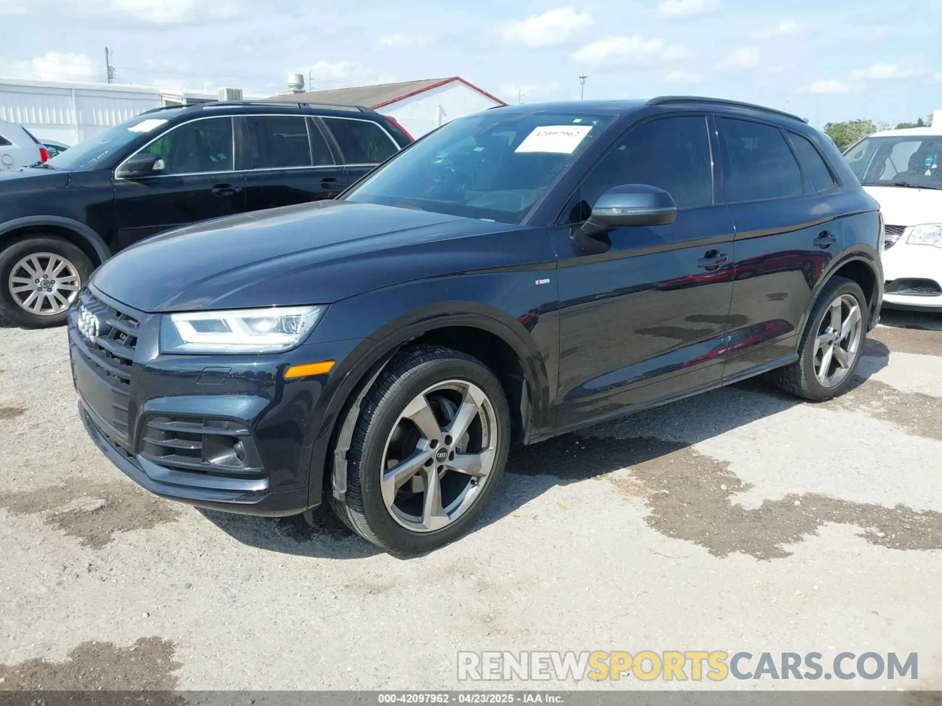2 Photograph of a damaged car WA1FNAFYXL2093983 AUDI Q5 2020