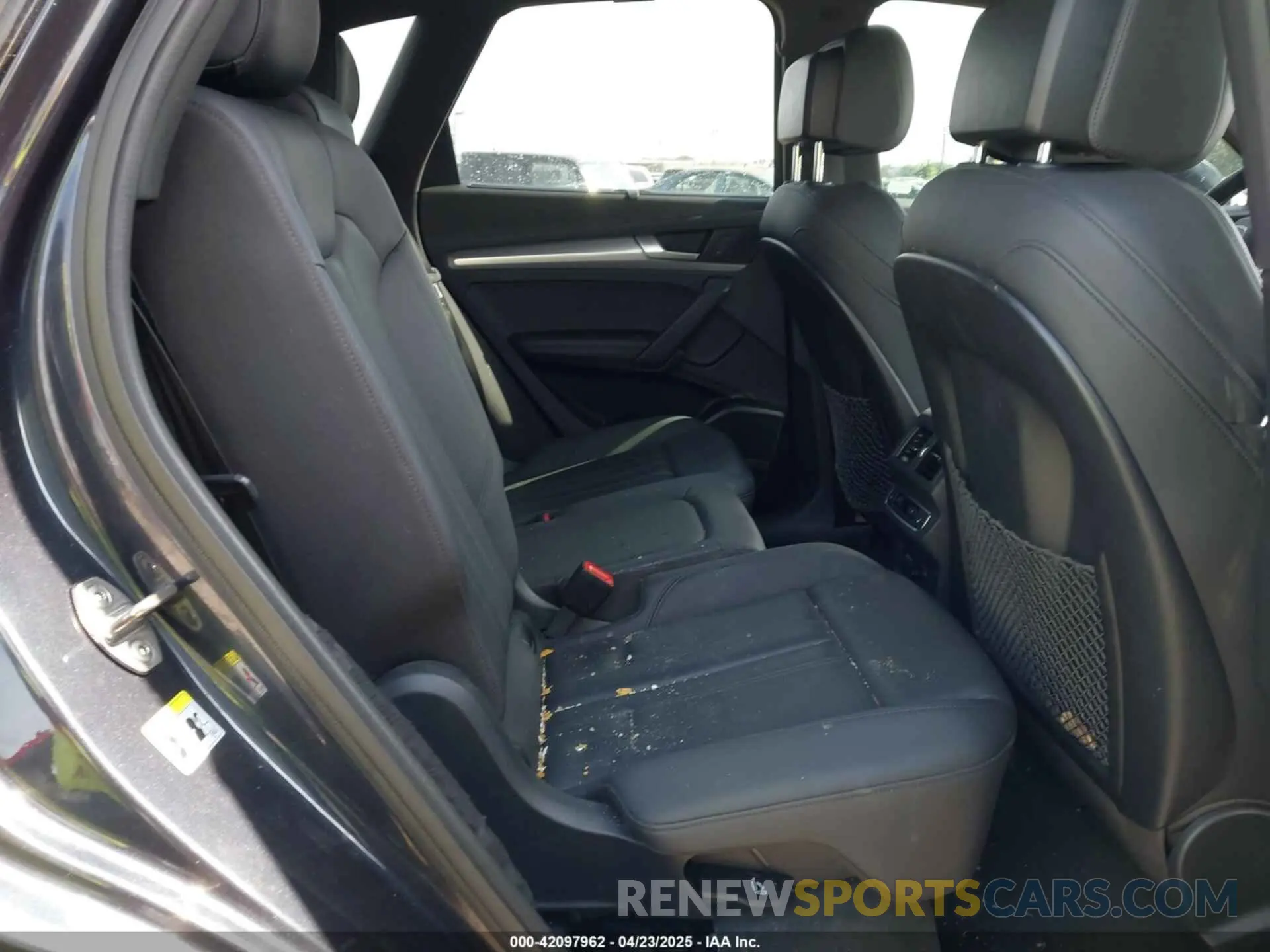 8 Photograph of a damaged car WA1FNAFYXL2093983 AUDI Q5 2020
