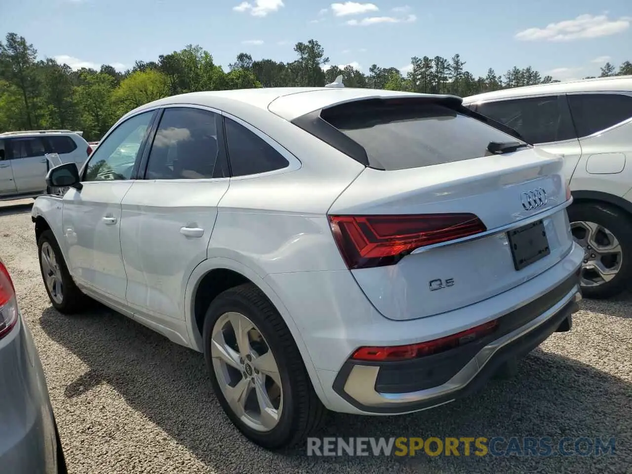 2 Photograph of a damaged car WA15AAFY6M2137390 AUDI Q5 2021