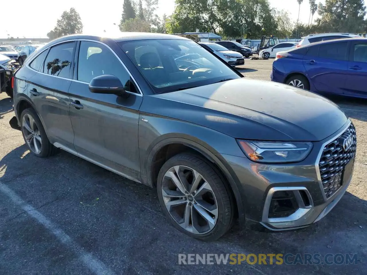 4 Photograph of a damaged car WA15AAFY8M2111910 AUDI Q5 2021