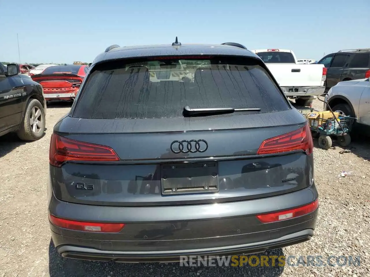 6 Photograph of a damaged car WA1AAAFY2M2056417 AUDI Q5 2021