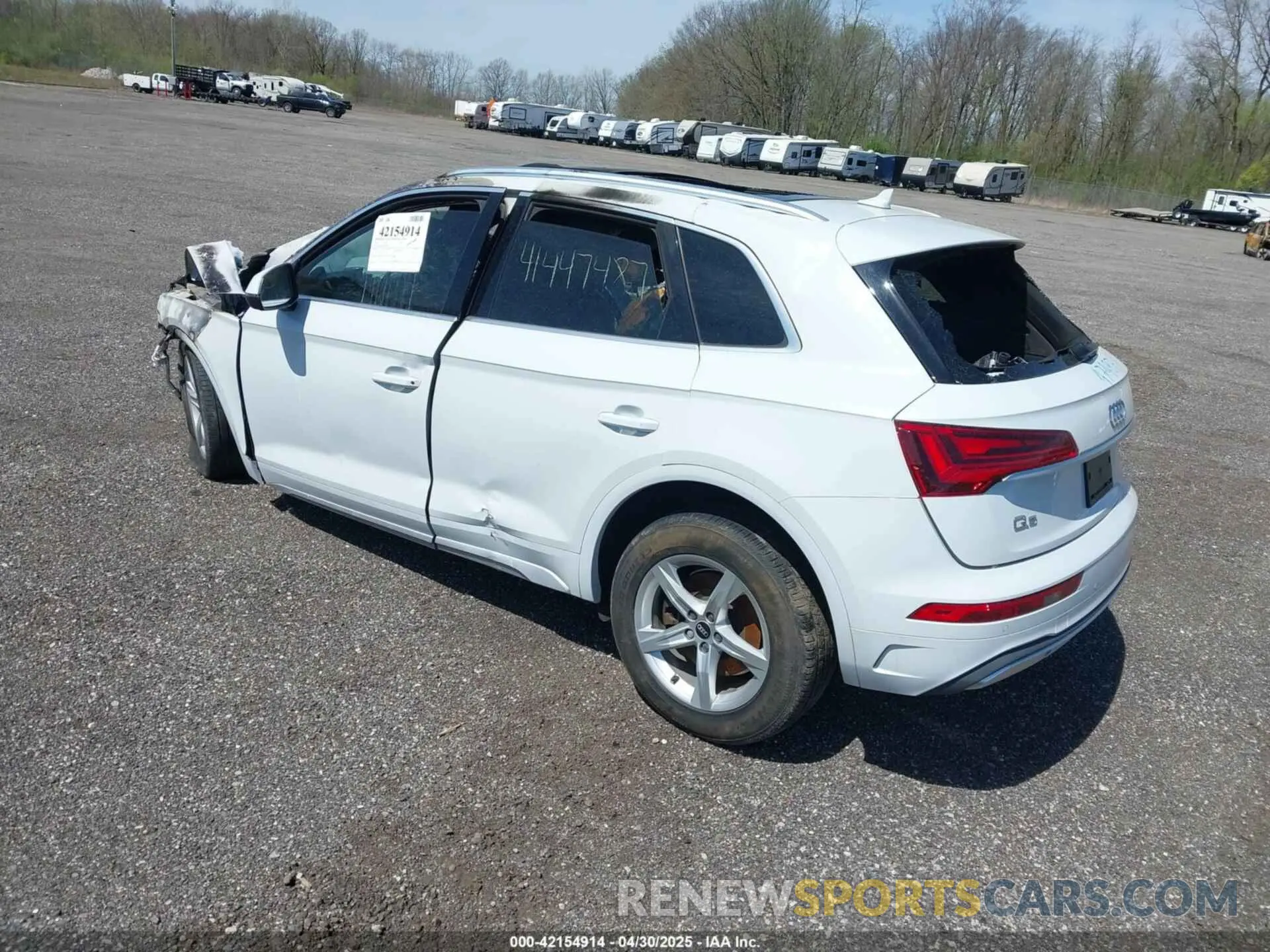 3 Photograph of a damaged car WA1AAAFY5M2110311 AUDI Q5 2021