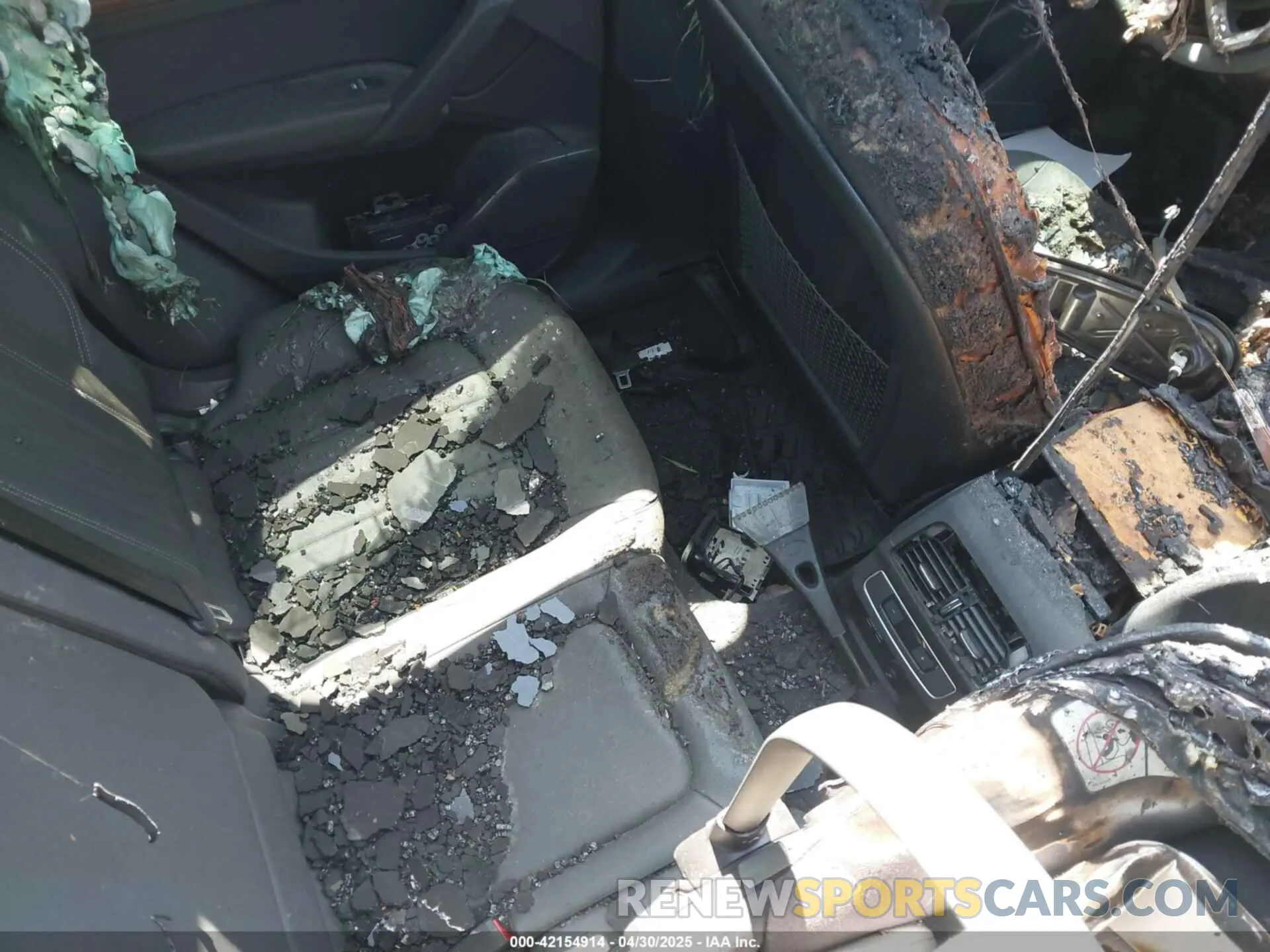 8 Photograph of a damaged car WA1AAAFY5M2110311 AUDI Q5 2021