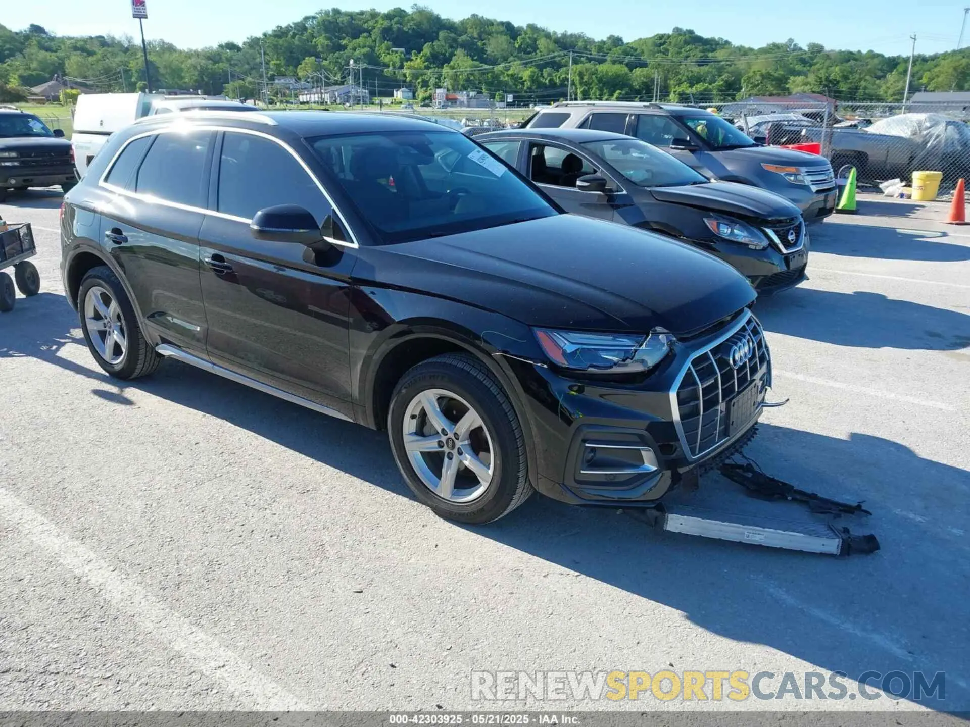 1 Photograph of a damaged car WA1AAAFY9M2076387 AUDI Q5 2021