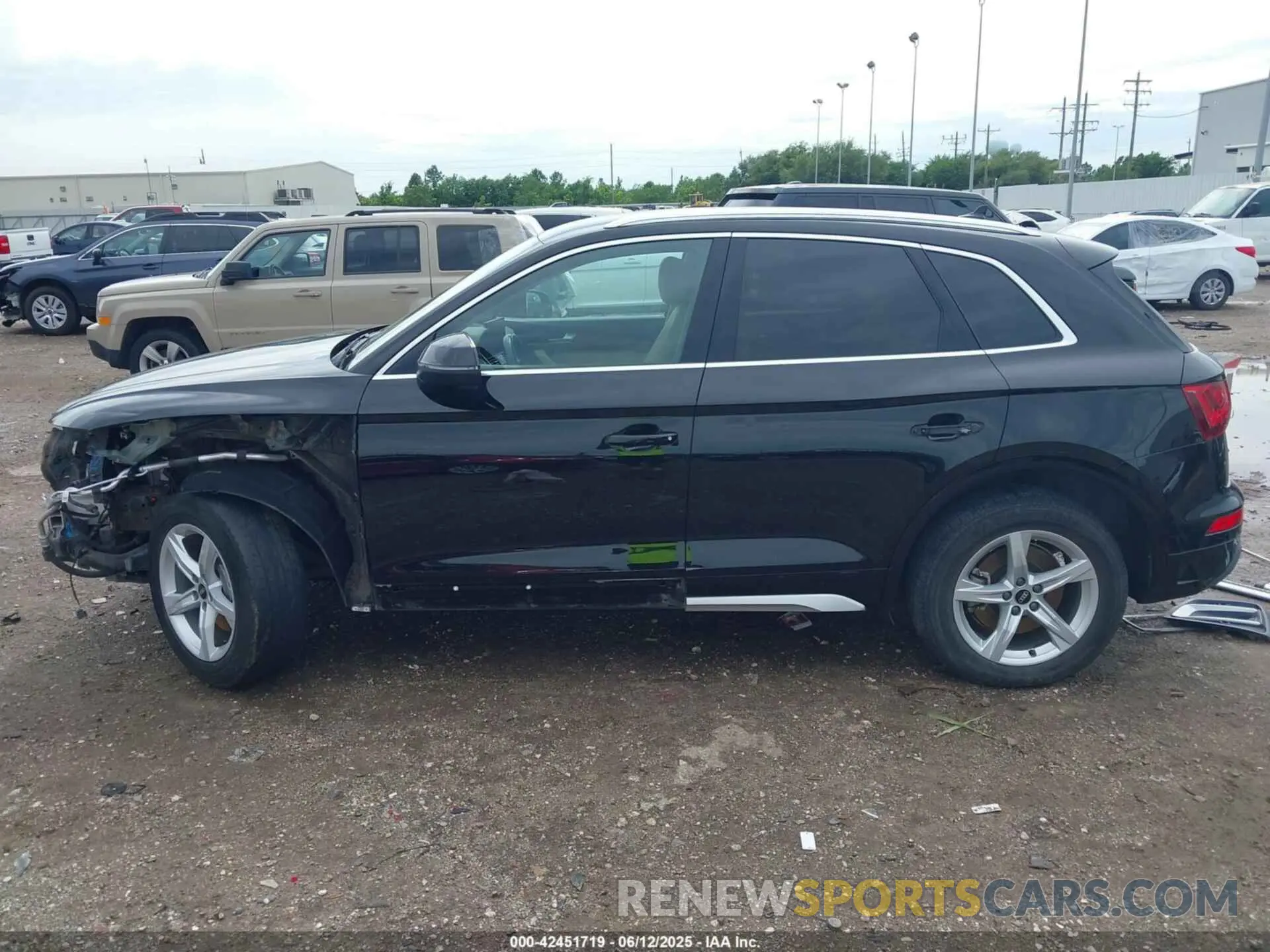 15 Фотография поврежденного автомобиля WA1AAAFYXM2004808 AUDI Q5 2021