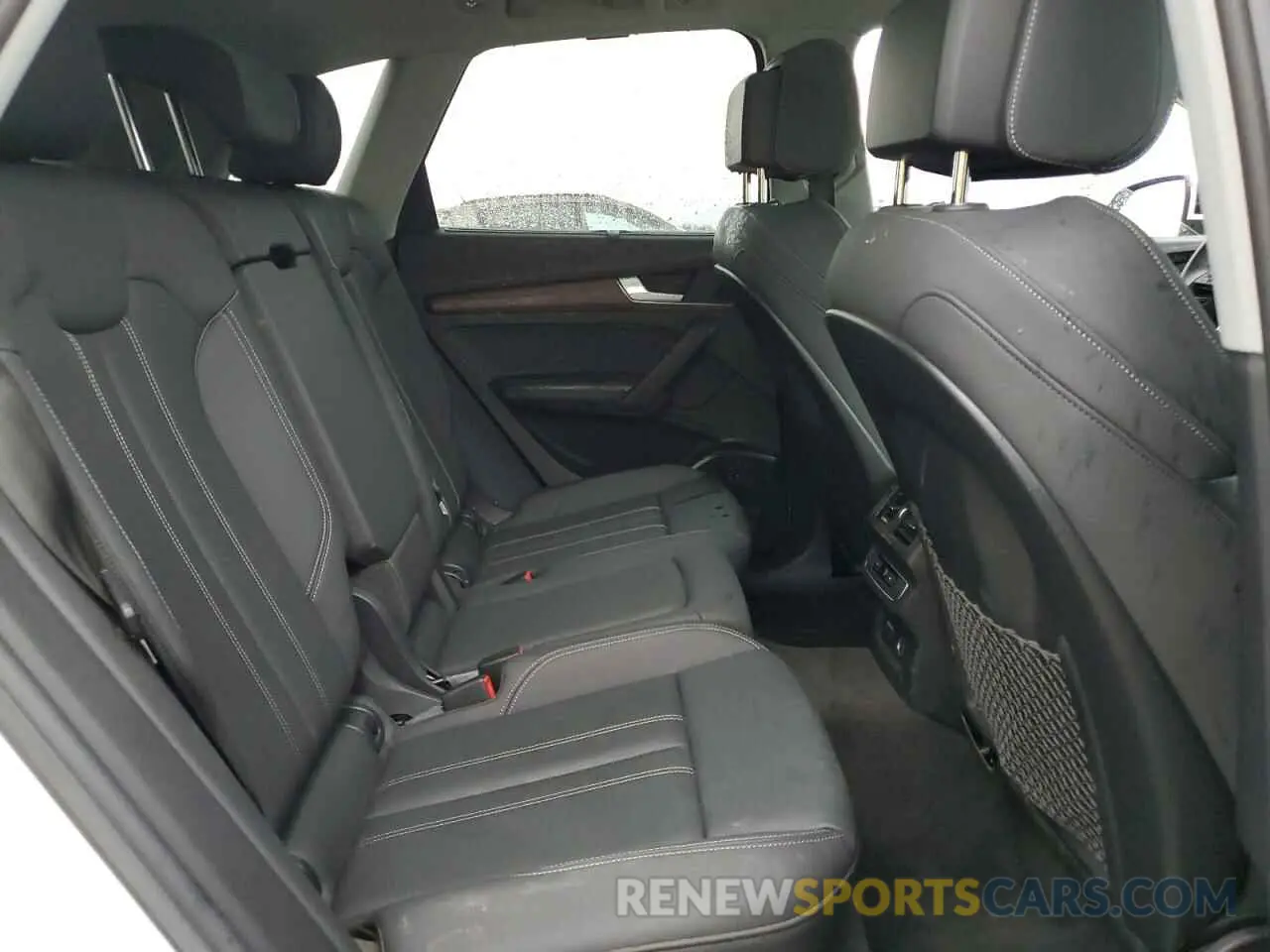 11 Photograph of a damaged car WA1BAAFY0M2061846 AUDI Q5 2021