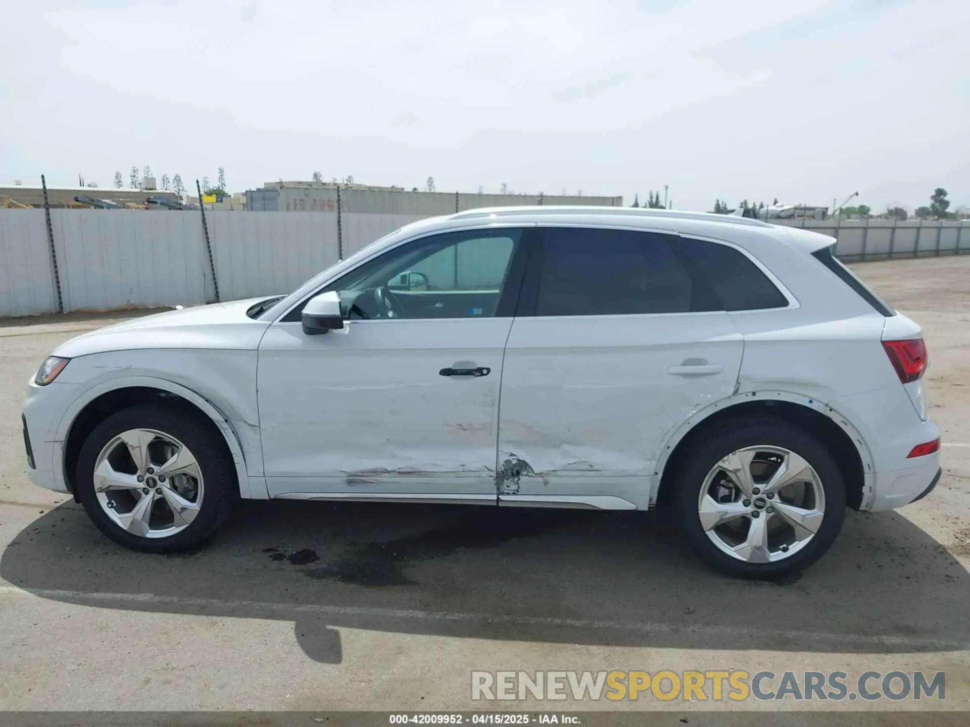 14 Фотография поврежденного автомобиля WA1BAAFY0M2069879 AUDI Q5 2021