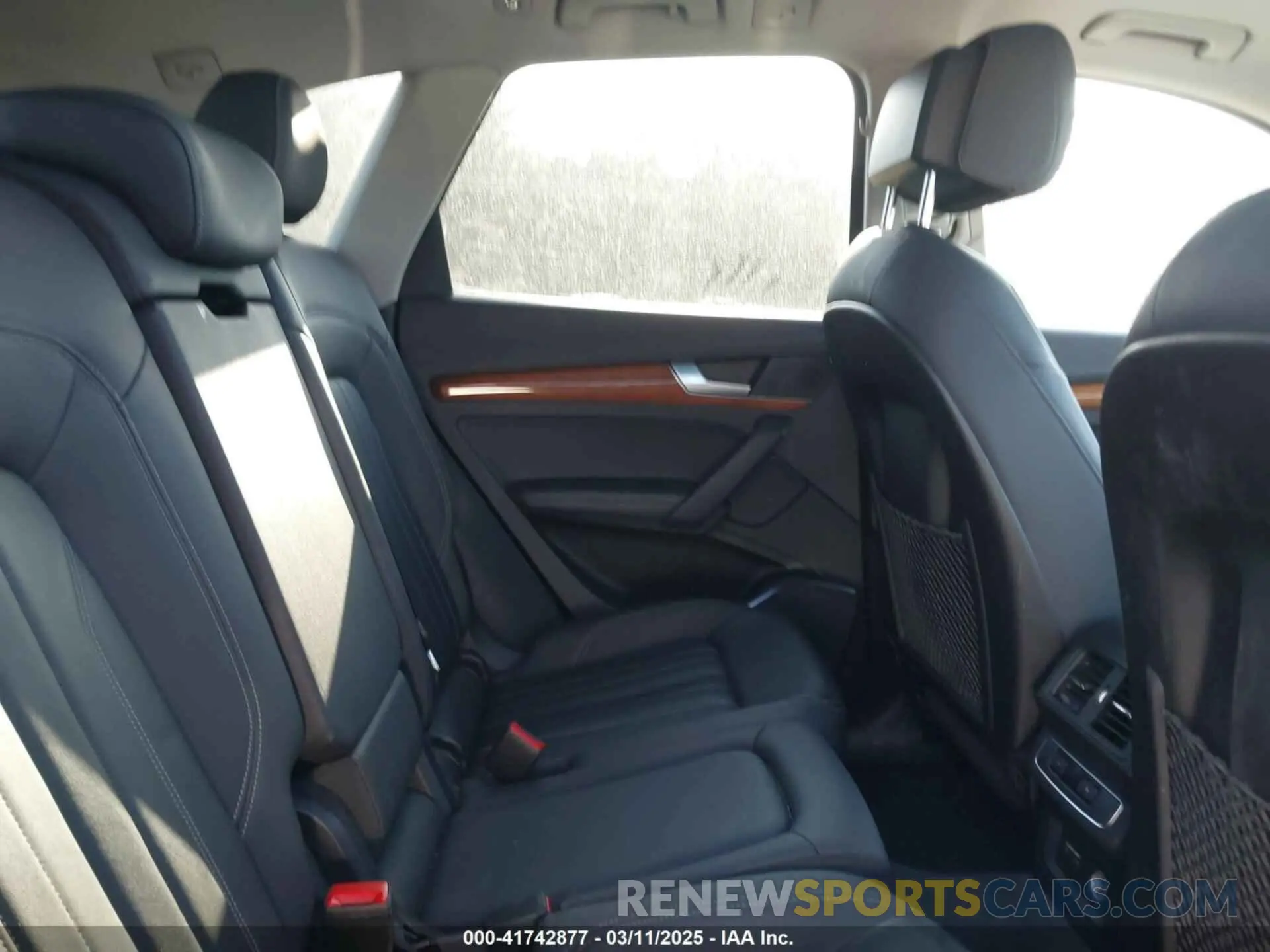 8 Photograph of a damaged car WA1BAAFY0M2127165 AUDI Q5 2021