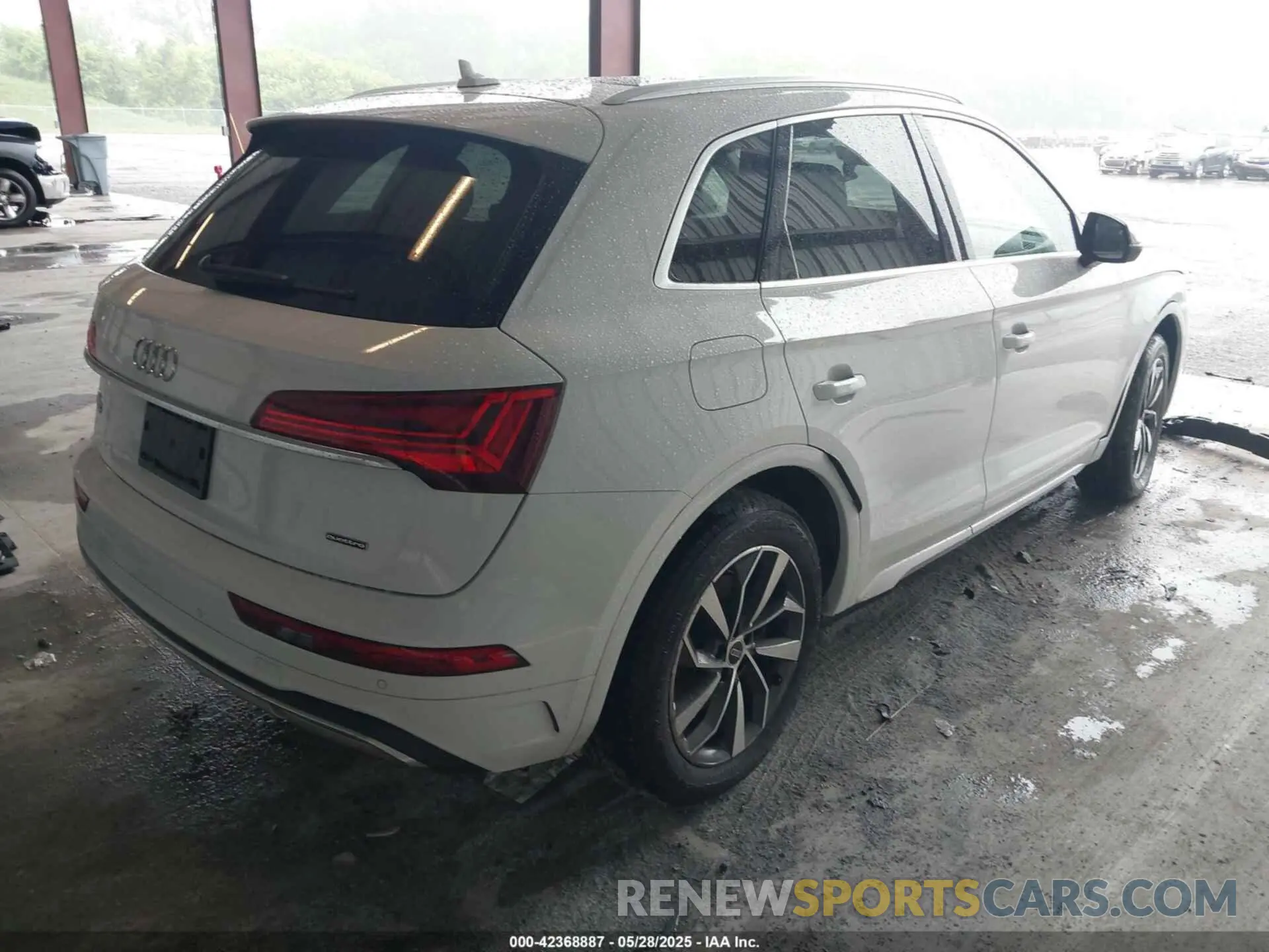 4 Фотография поврежденного автомобиля WA1BAAFY0M2127179 AUDI Q5 2021