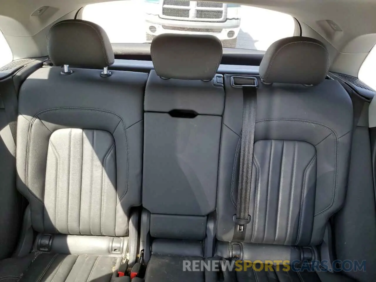 10 Photograph of a damaged car WA1BAAFY0M2136285 AUDI Q5 2021