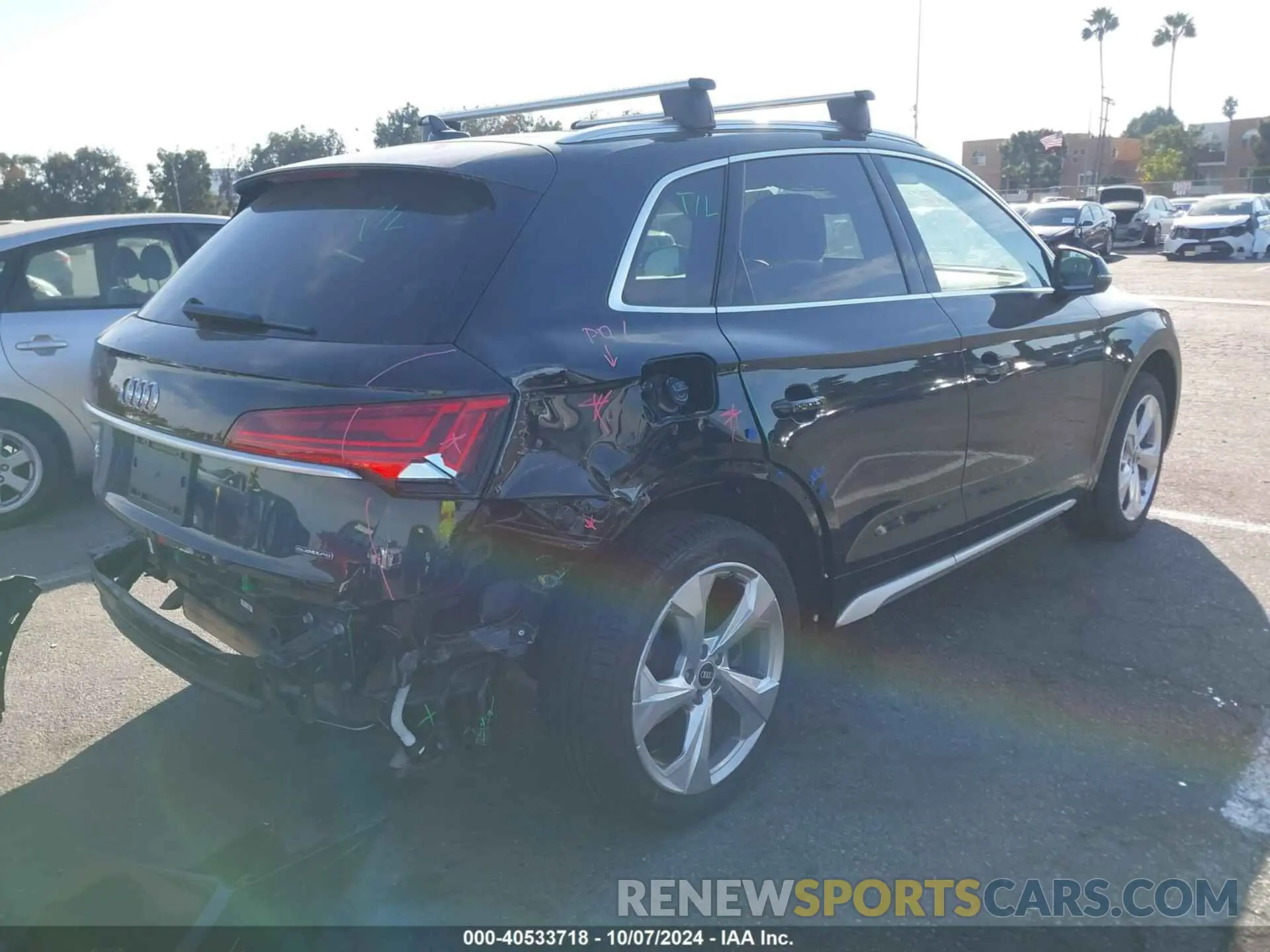 4 Photograph of a damaged car WA1BAAFY1M2012039 AUDI Q5 2021