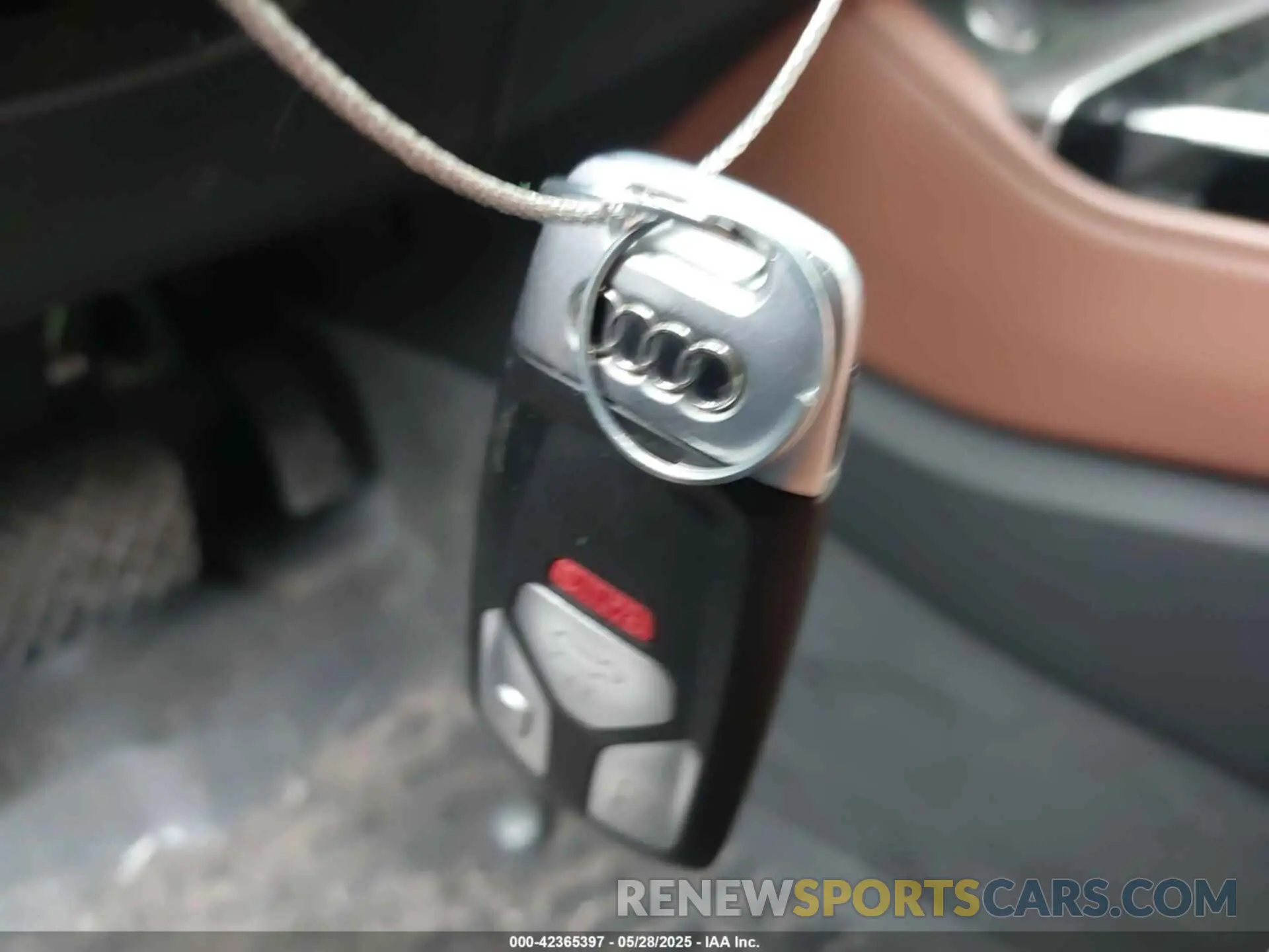 11 Photograph of a damaged car WA1BAAFY1M2017824 AUDI Q5 2021