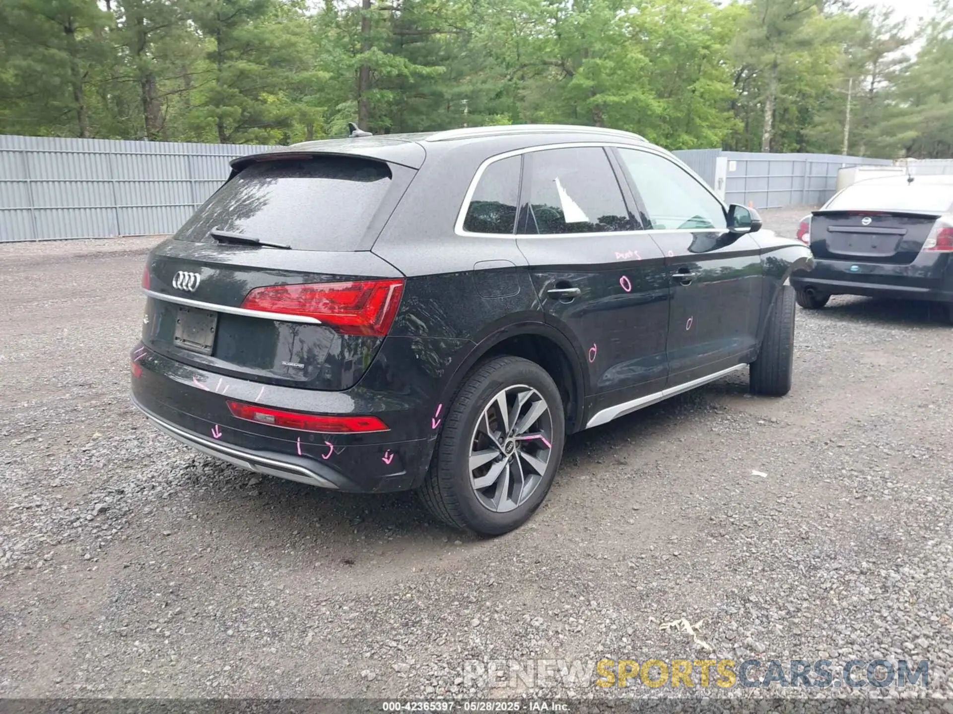 4 Photograph of a damaged car WA1BAAFY1M2017824 AUDI Q5 2021