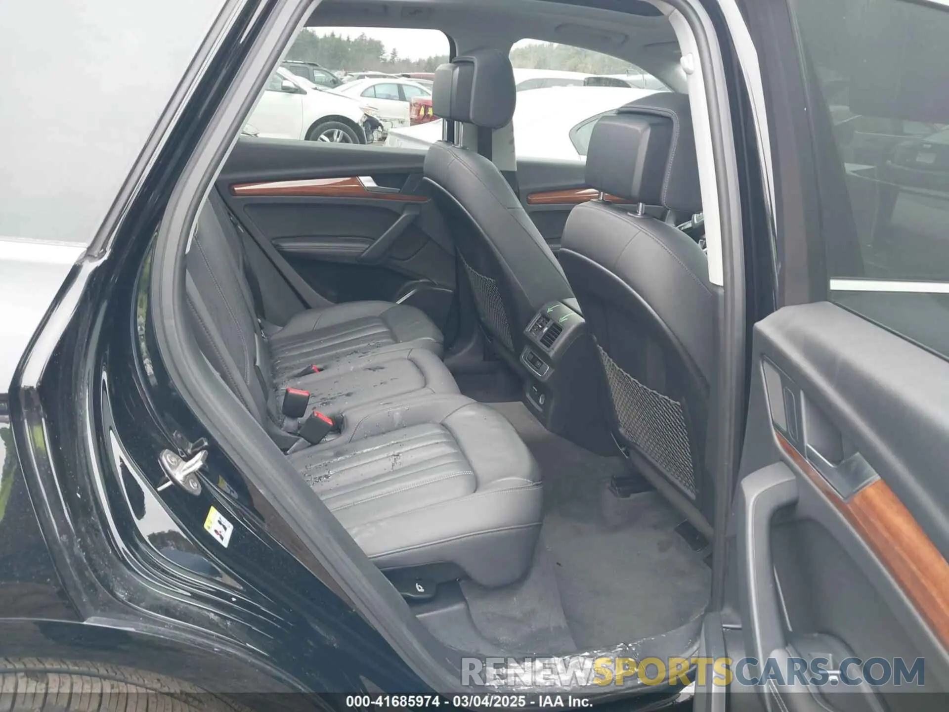 8 Фотография поврежденного автомобиля WA1BAAFY1M2113680 AUDI Q5 2021
