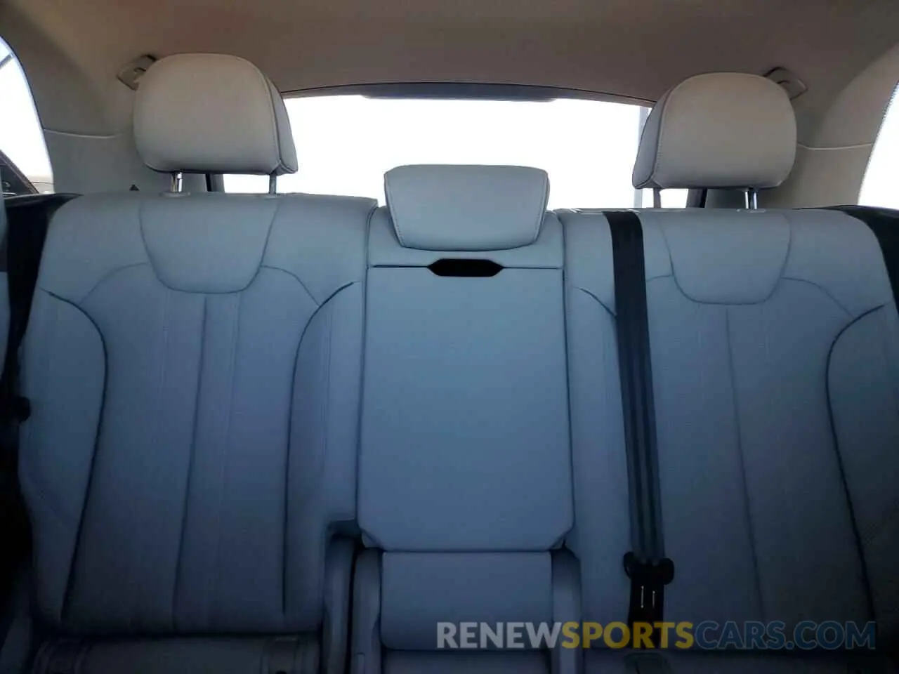 10 Photograph of a damaged car WA1BAAFY2M2046989 AUDI Q5 2021