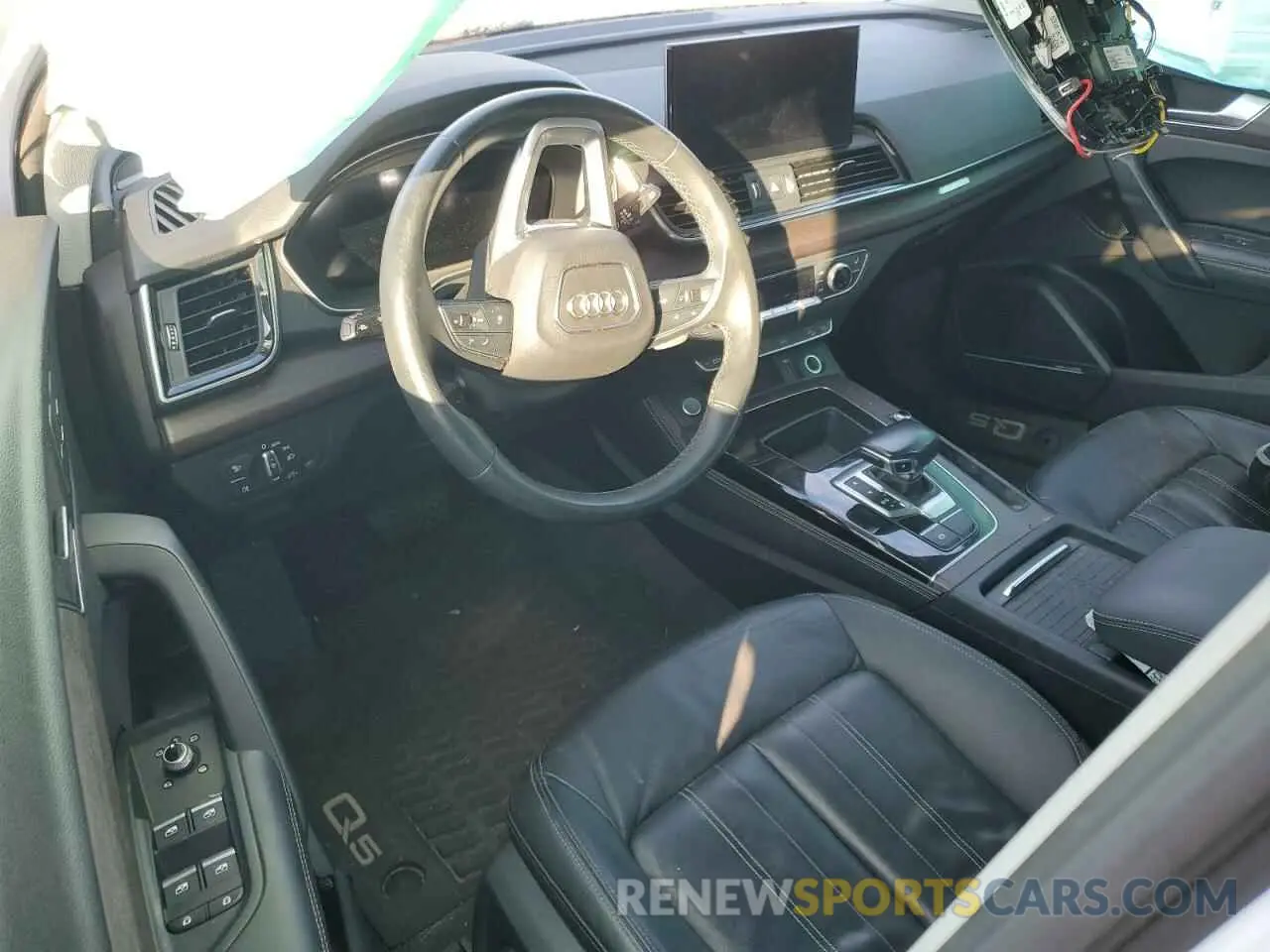 8 Фотография поврежденного автомобиля WA1BAAFY2M2060195 AUDI Q5 2021