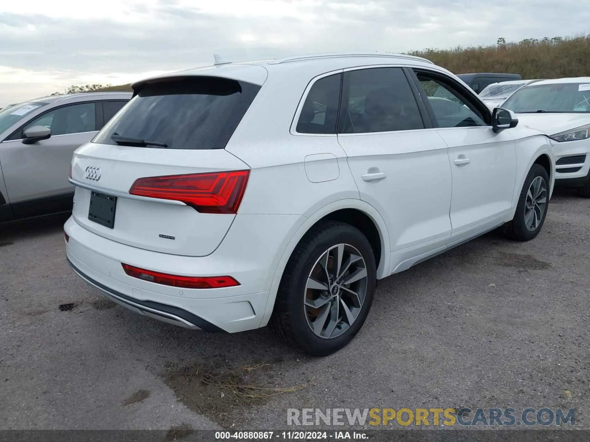 4 Photograph of a damaged car WA1BAAFY3M2084070 AUDI Q5 2021