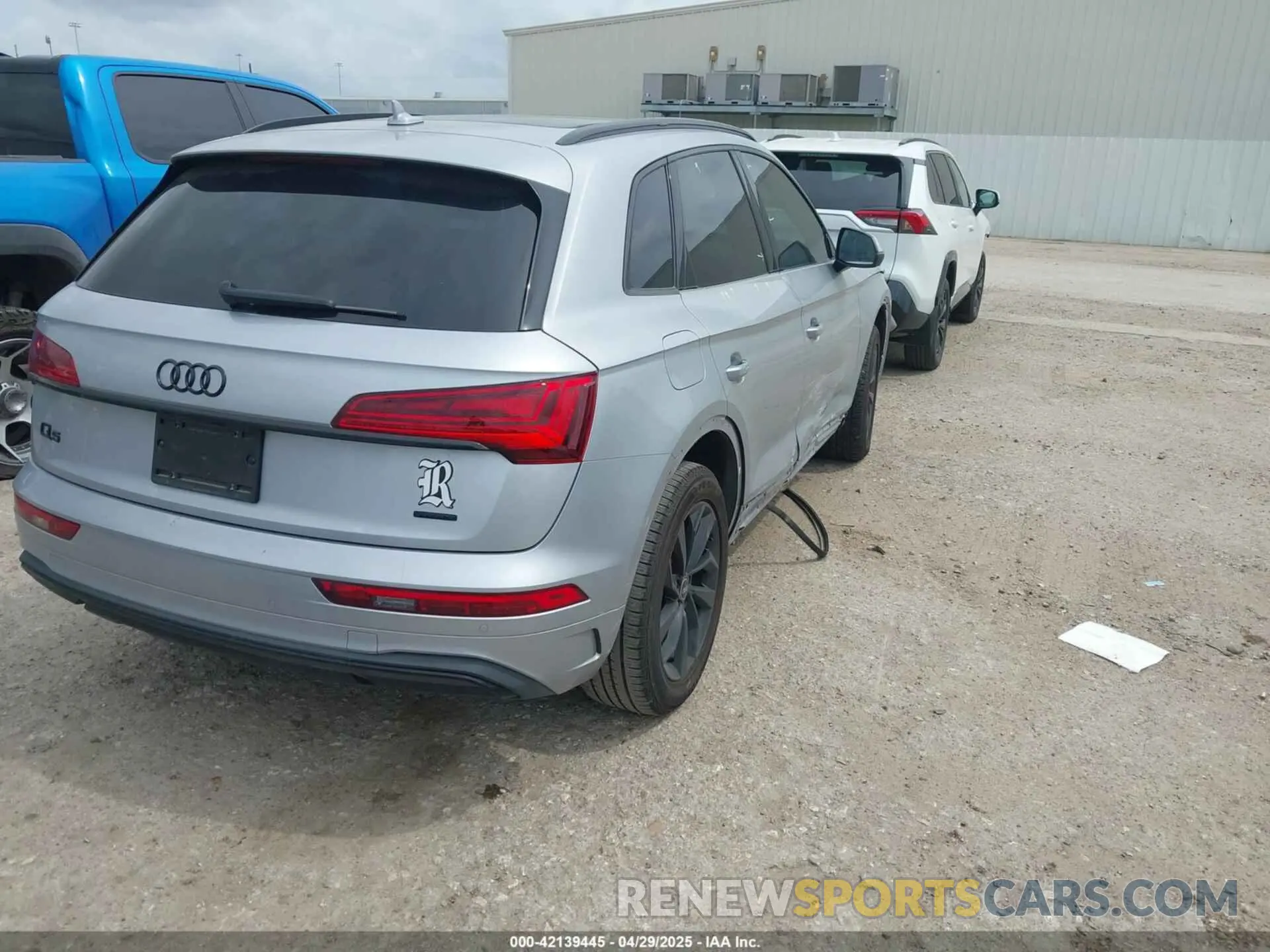 4 Фотография поврежденного автомобиля WA1BAAFY4M2065706 AUDI Q5 2021