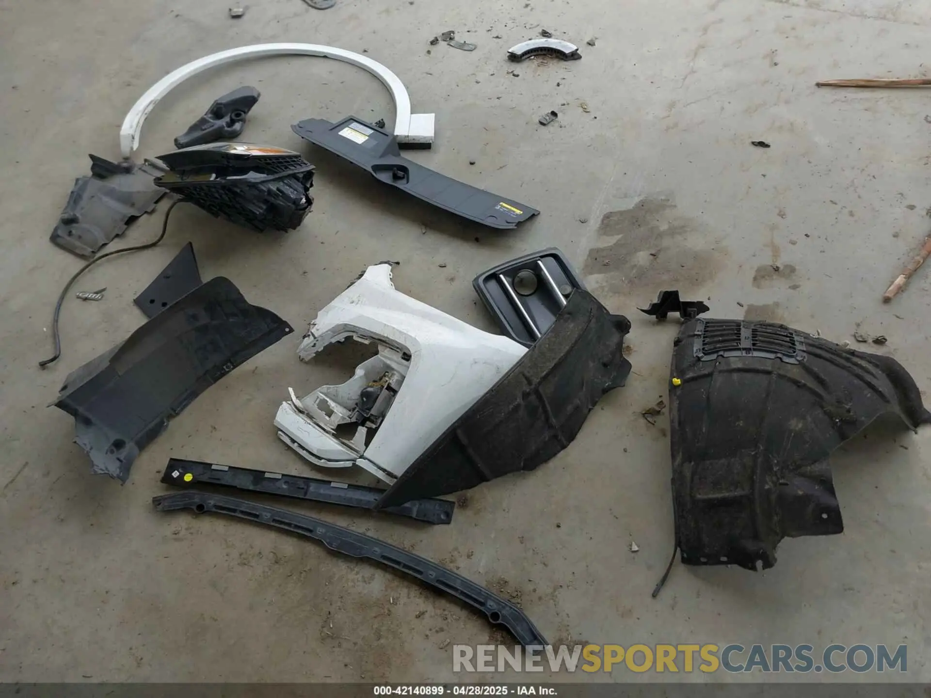 12 Photograph of a damaged car WA1BAAFY5M2004171 AUDI Q5 2021