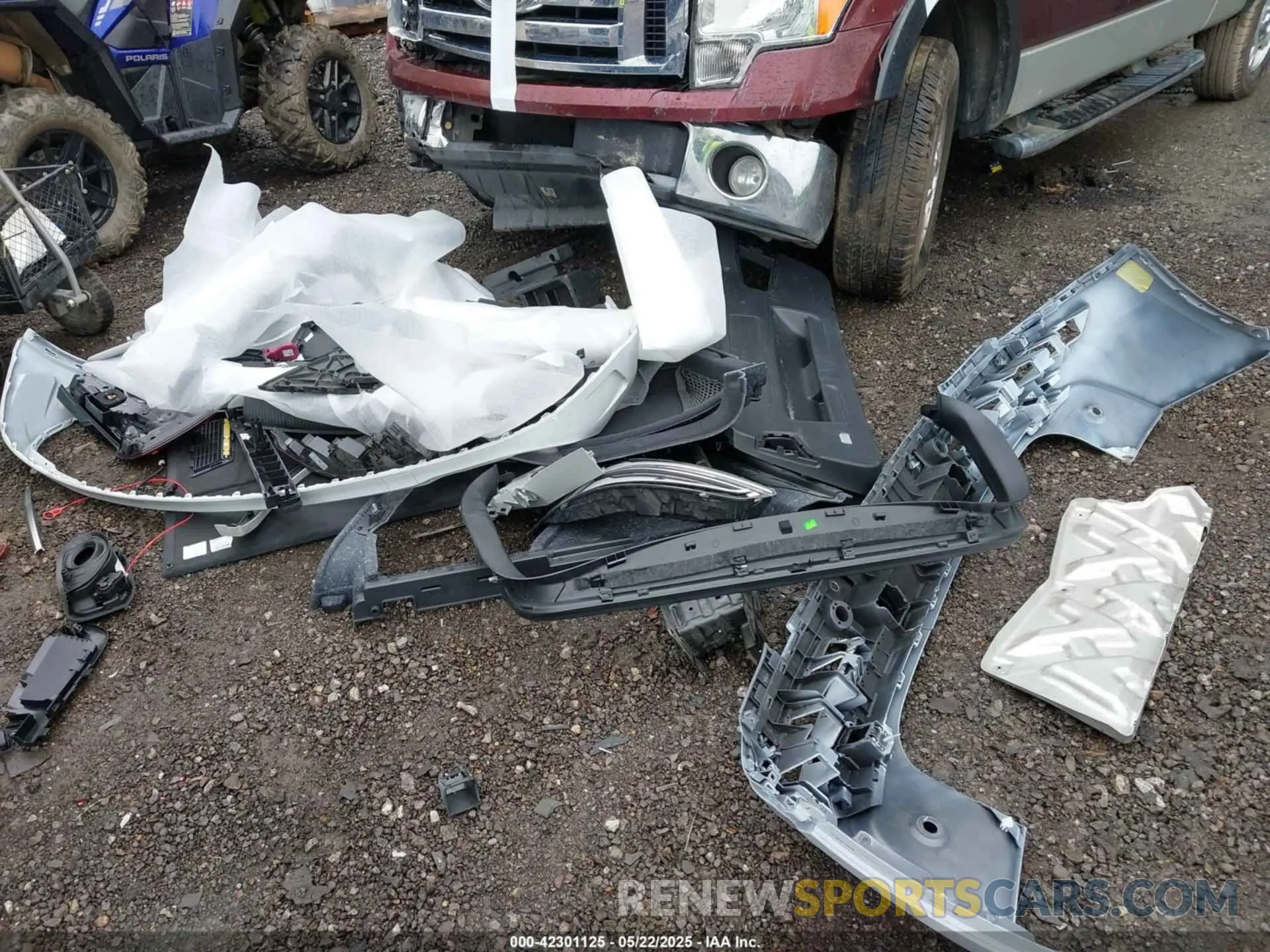 12 Photograph of a damaged car WA1BAAFY5M2063446 AUDI Q5 2021