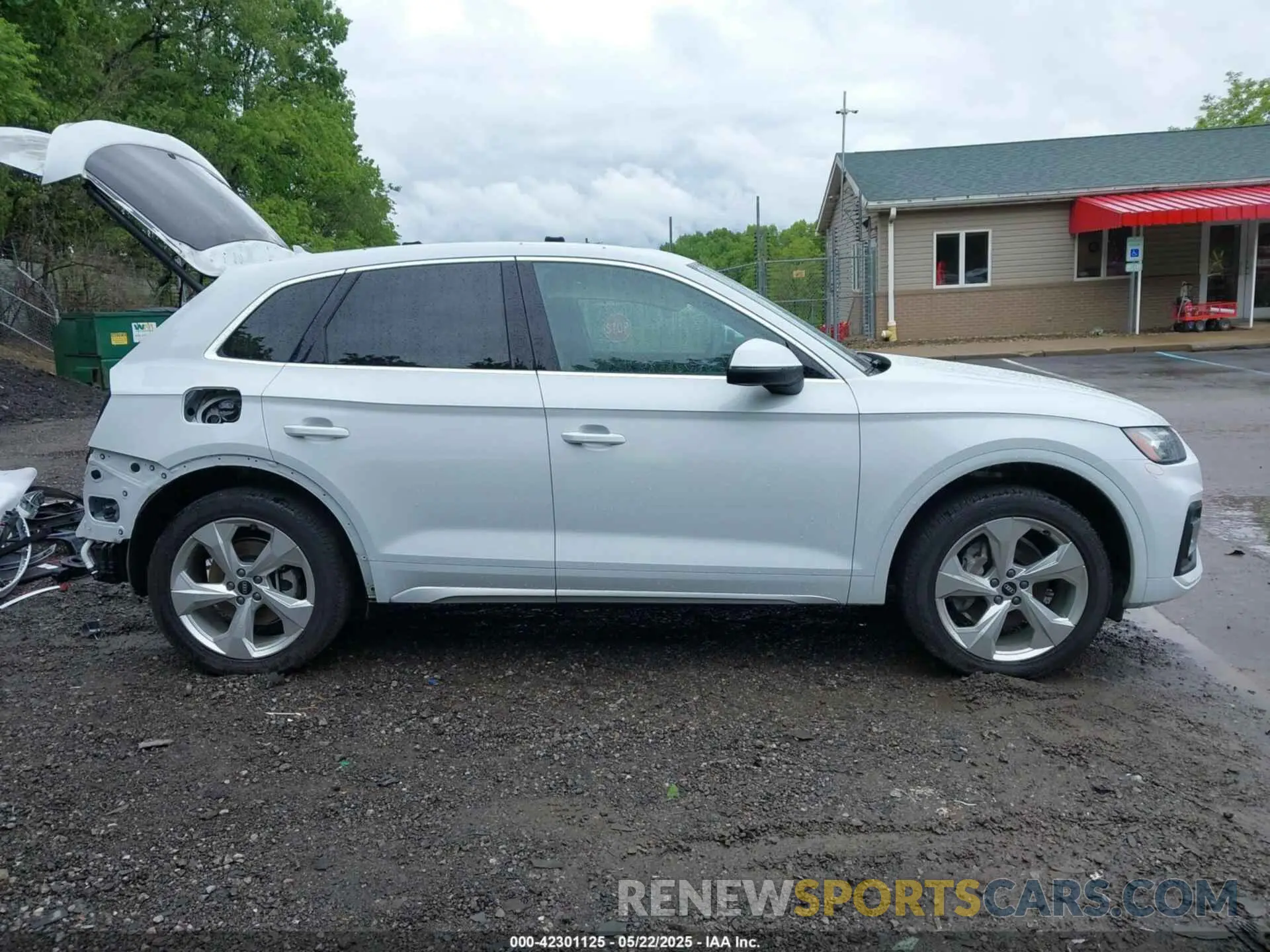 14 Photograph of a damaged car WA1BAAFY5M2063446 AUDI Q5 2021