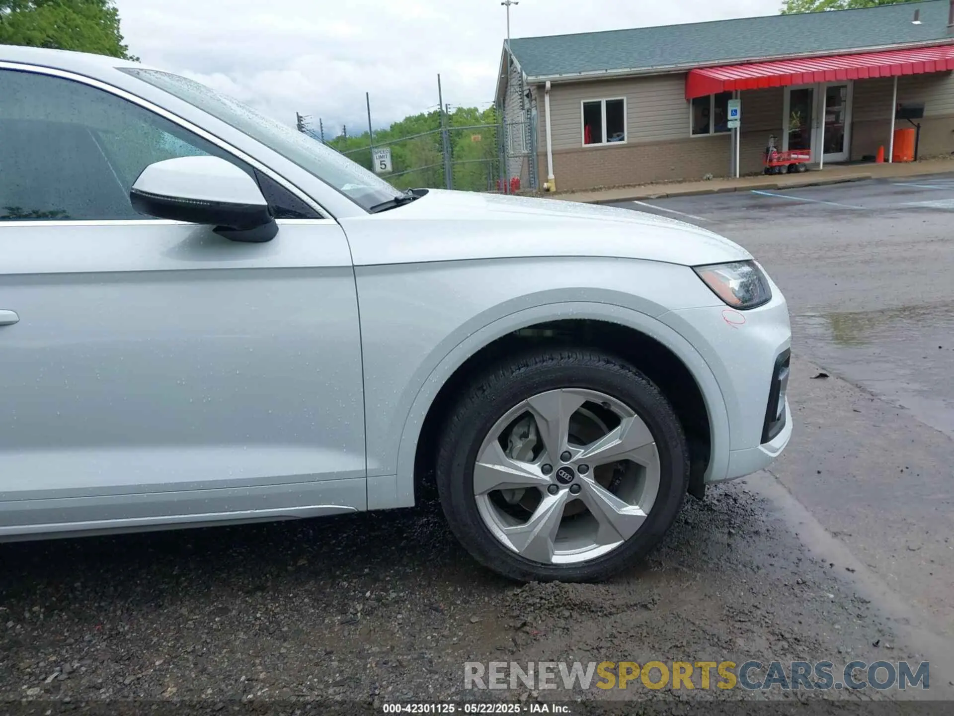 19 Photograph of a damaged car WA1BAAFY5M2063446 AUDI Q5 2021