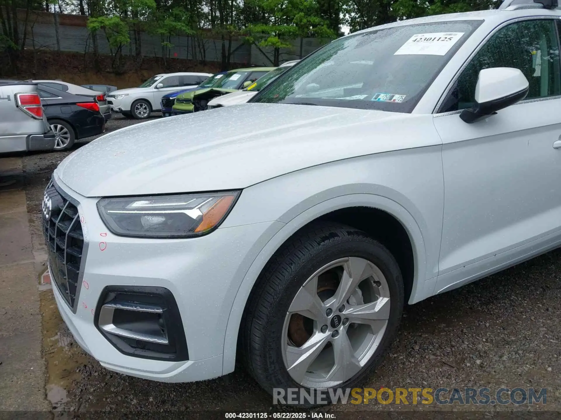21 Photograph of a damaged car WA1BAAFY5M2063446 AUDI Q5 2021