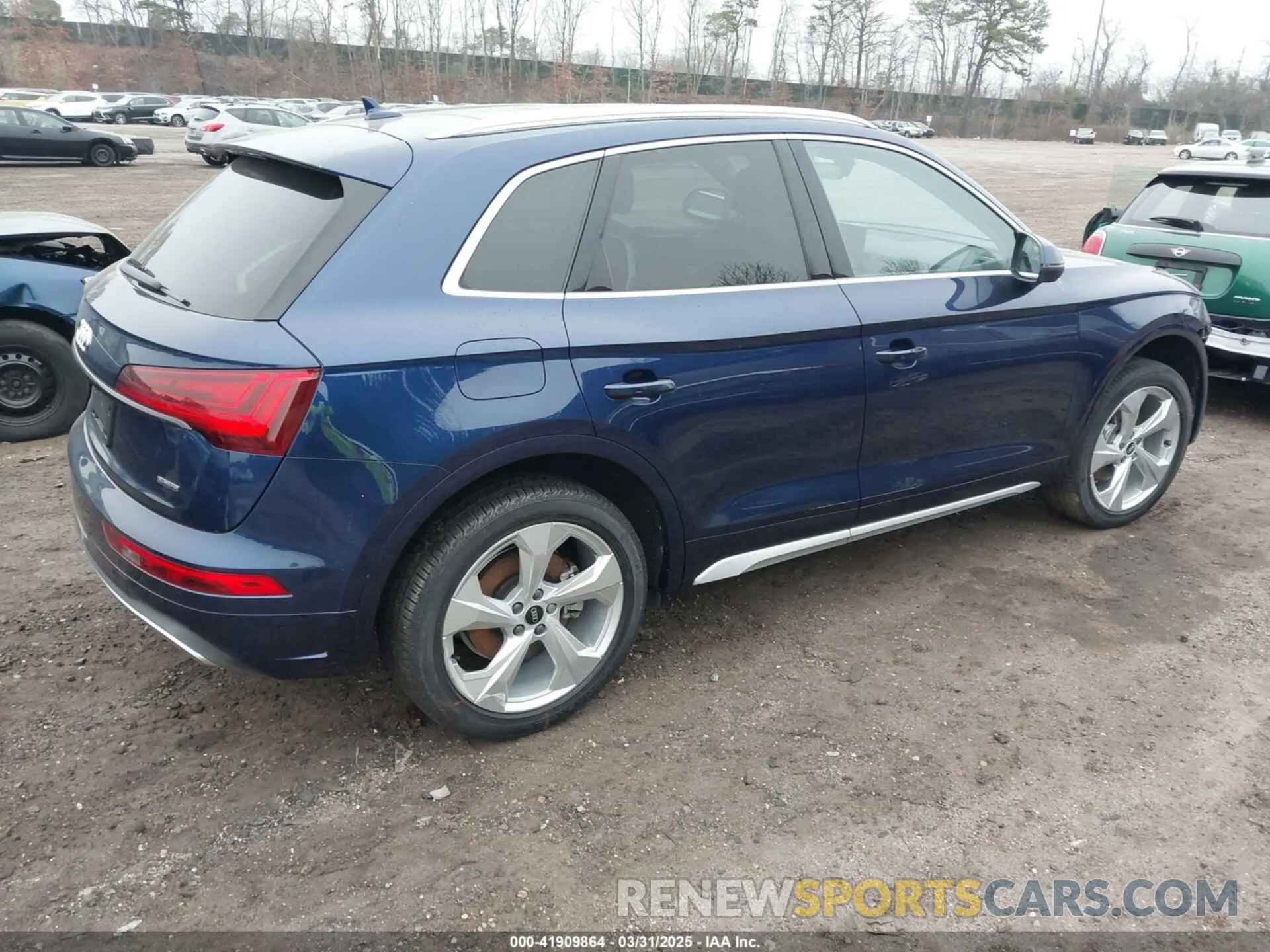 4 Photograph of a damaged car WA1BAAFY6M2059311 AUDI Q5 2021