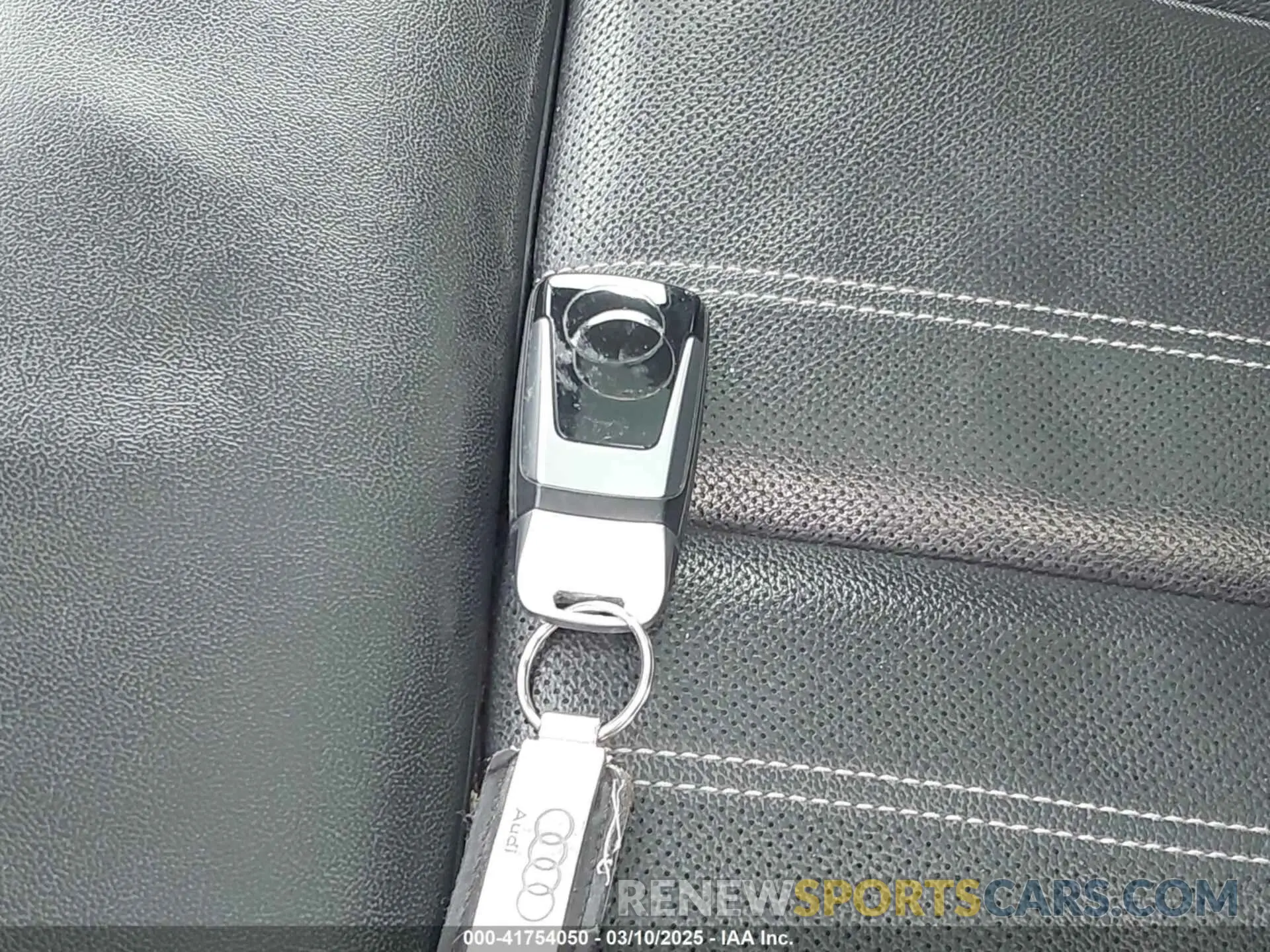 11 Photograph of a damaged car WA1BAAFY6M2092843 AUDI Q5 2021