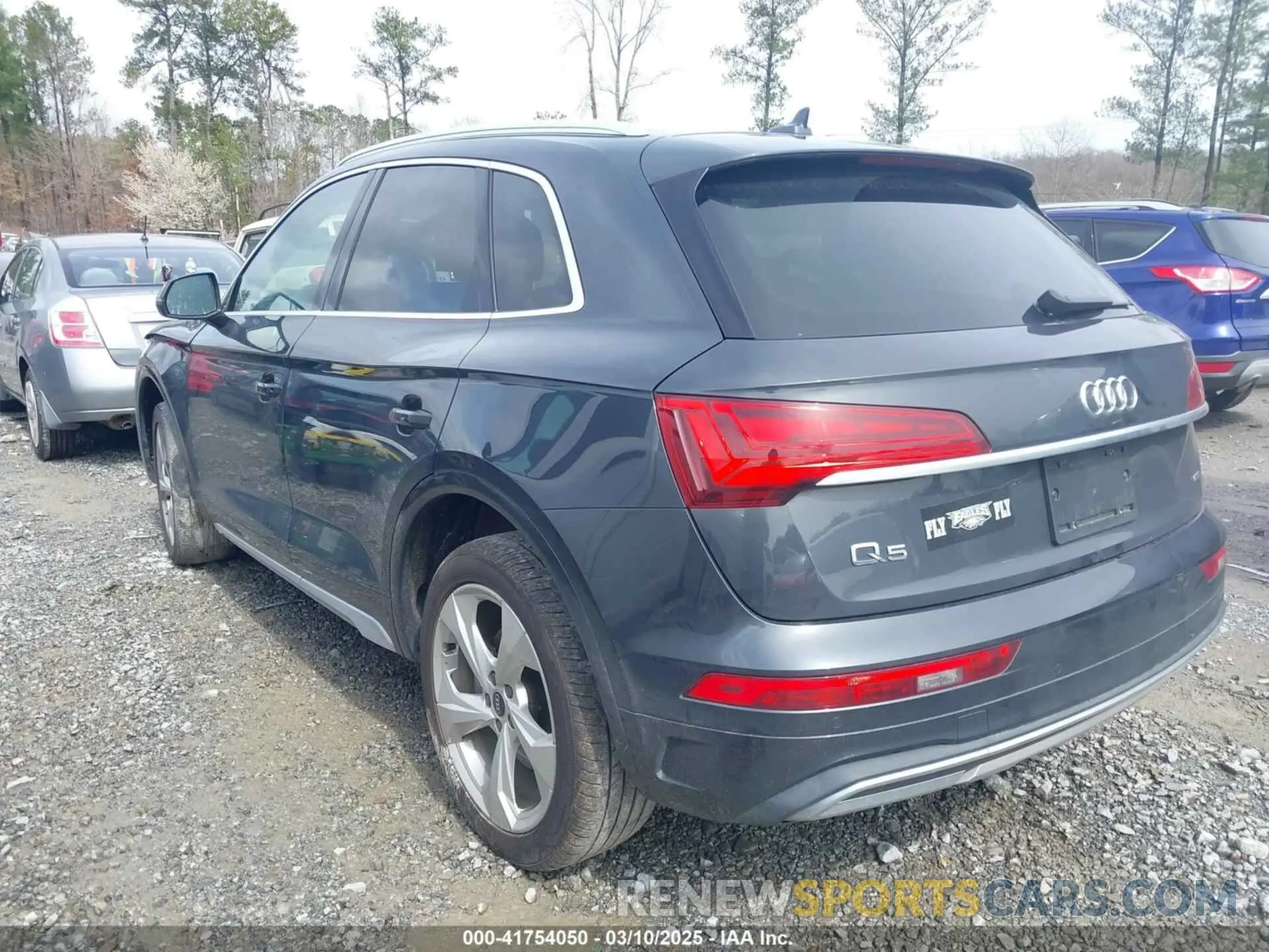 14 Photograph of a damaged car WA1BAAFY6M2092843 AUDI Q5 2021