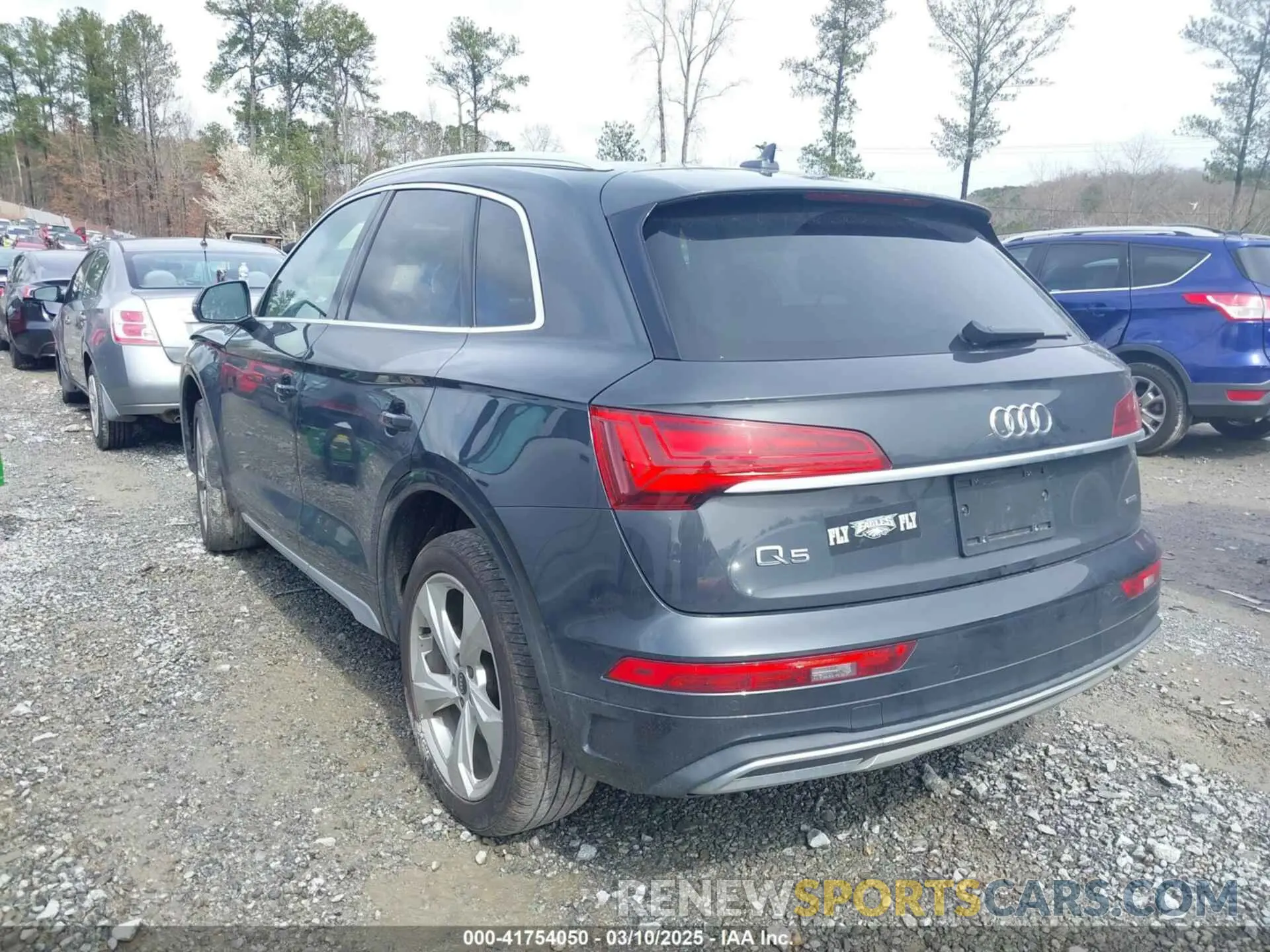 3 Photograph of a damaged car WA1BAAFY6M2092843 AUDI Q5 2021