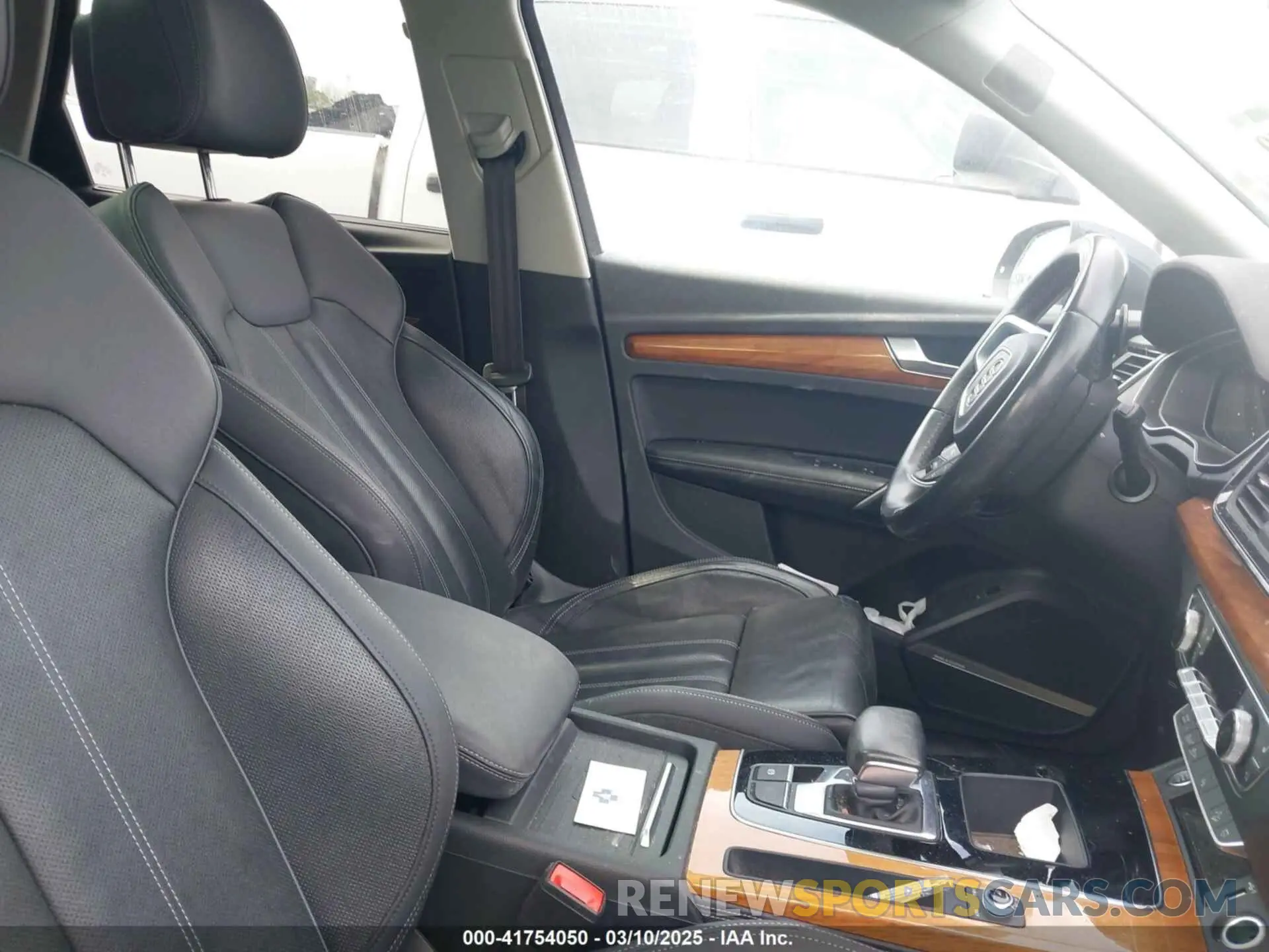 5 Photograph of a damaged car WA1BAAFY6M2092843 AUDI Q5 2021