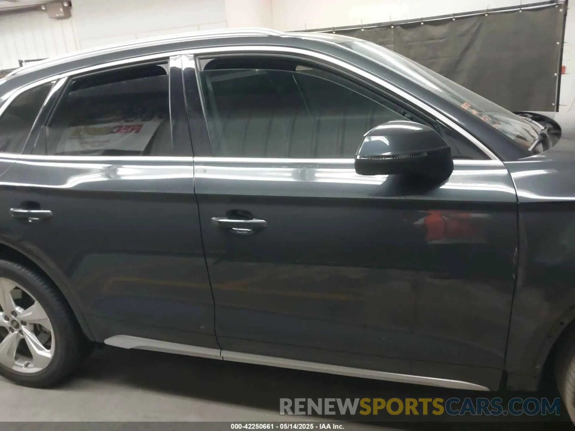 13 Photograph of a damaged car WA1BAAFY6M2130300 AUDI Q5 2021
