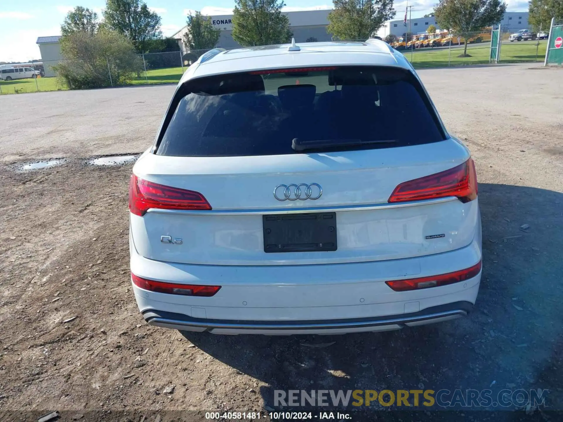 16 Photograph of a damaged car WA1BAAFY8M2022048 AUDI Q5 2021