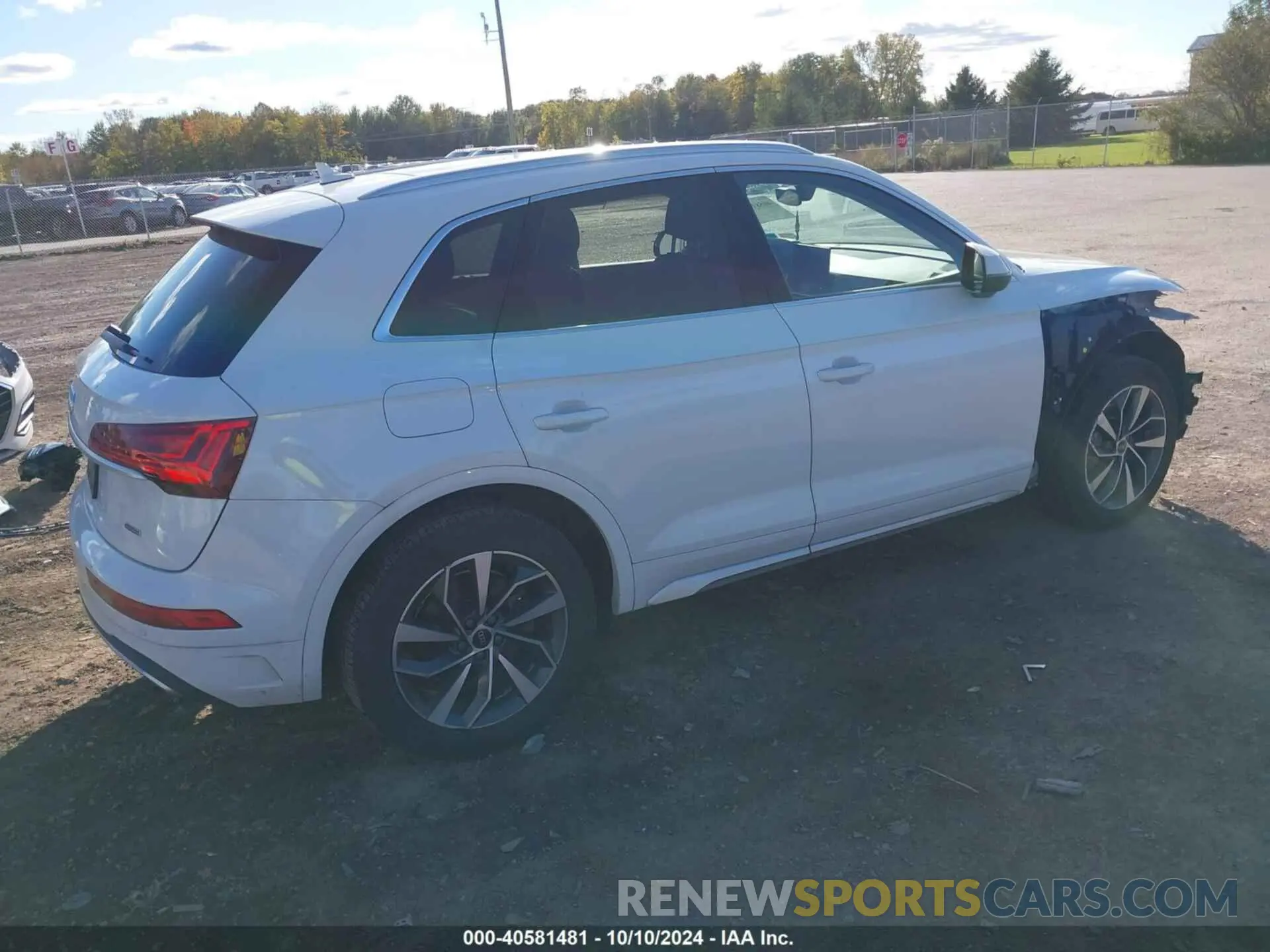 4 Photograph of a damaged car WA1BAAFY8M2022048 AUDI Q5 2021