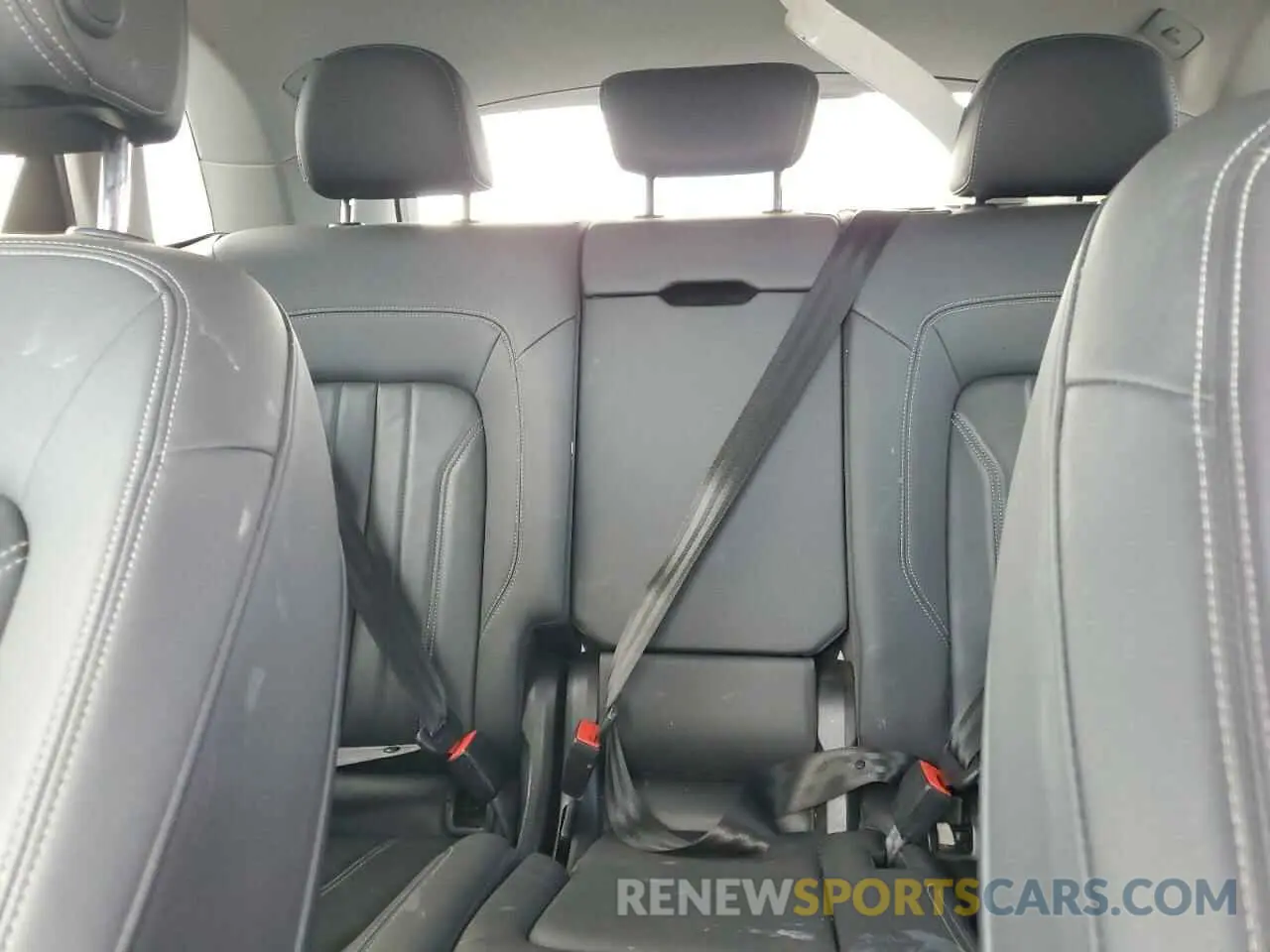 10 Photograph of a damaged car WA1BAAFY9M2022169 AUDI Q5 2021