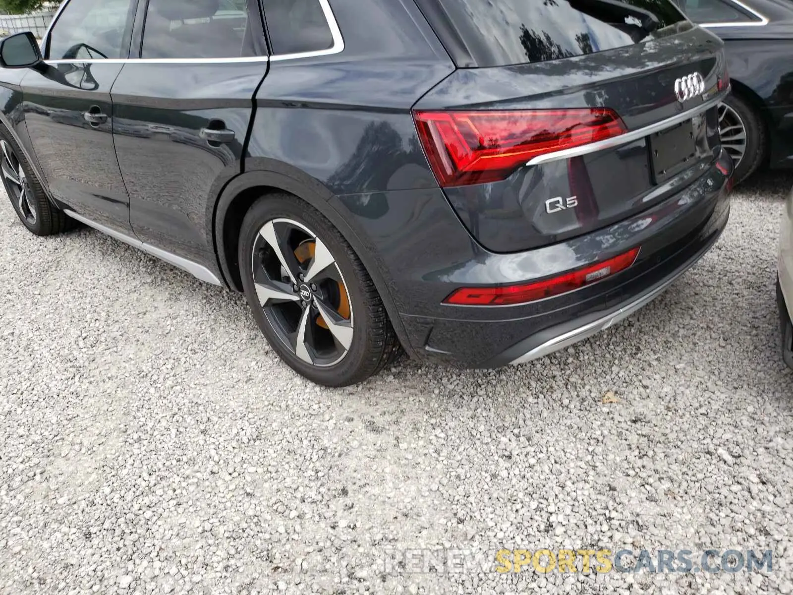 3 Photograph of a damaged car WA1BAAFY9M2033379 AUDI Q5 2021