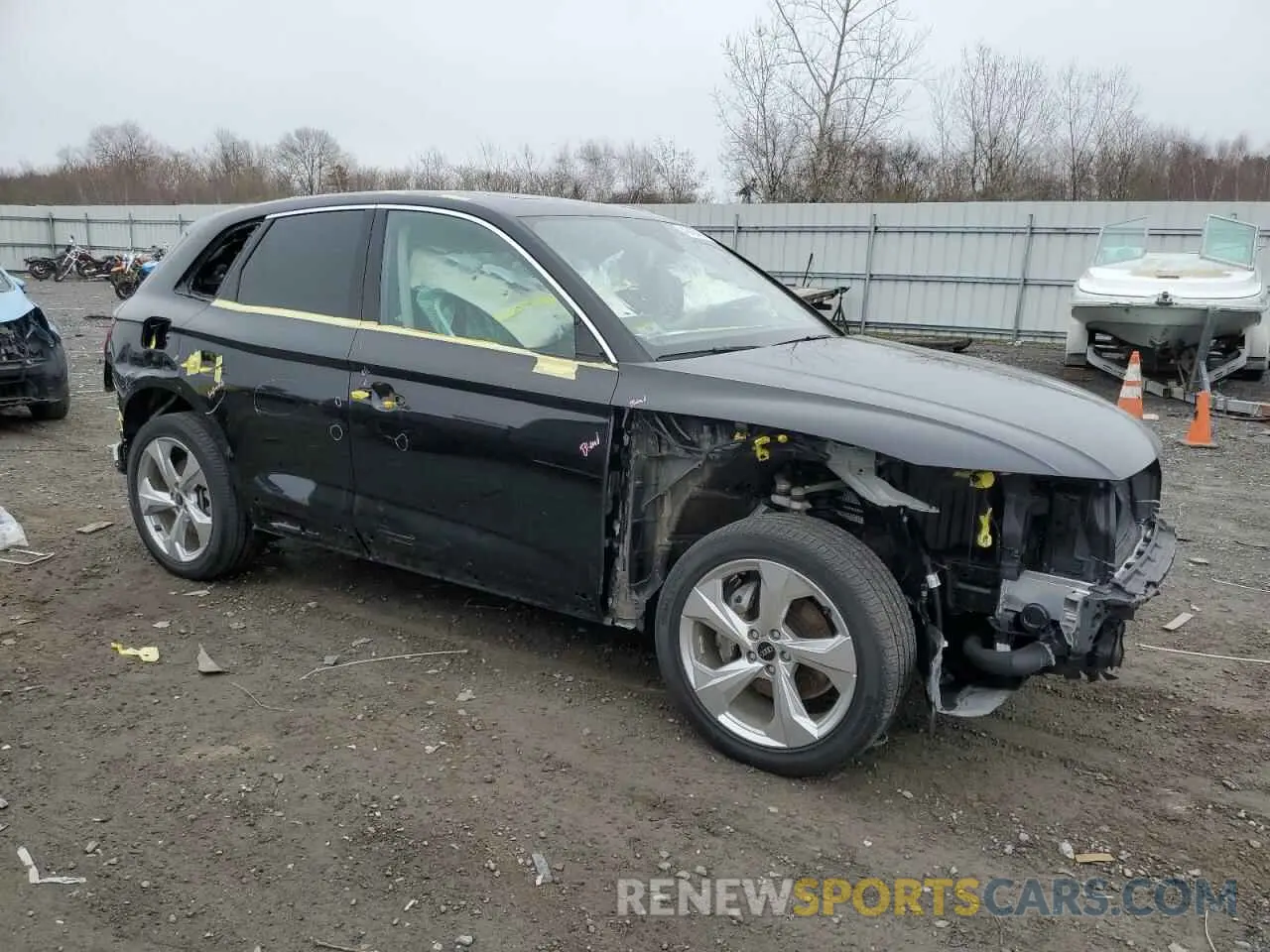 4 Photograph of a damaged car WA1BAAFY9M2035407 AUDI Q5 2021