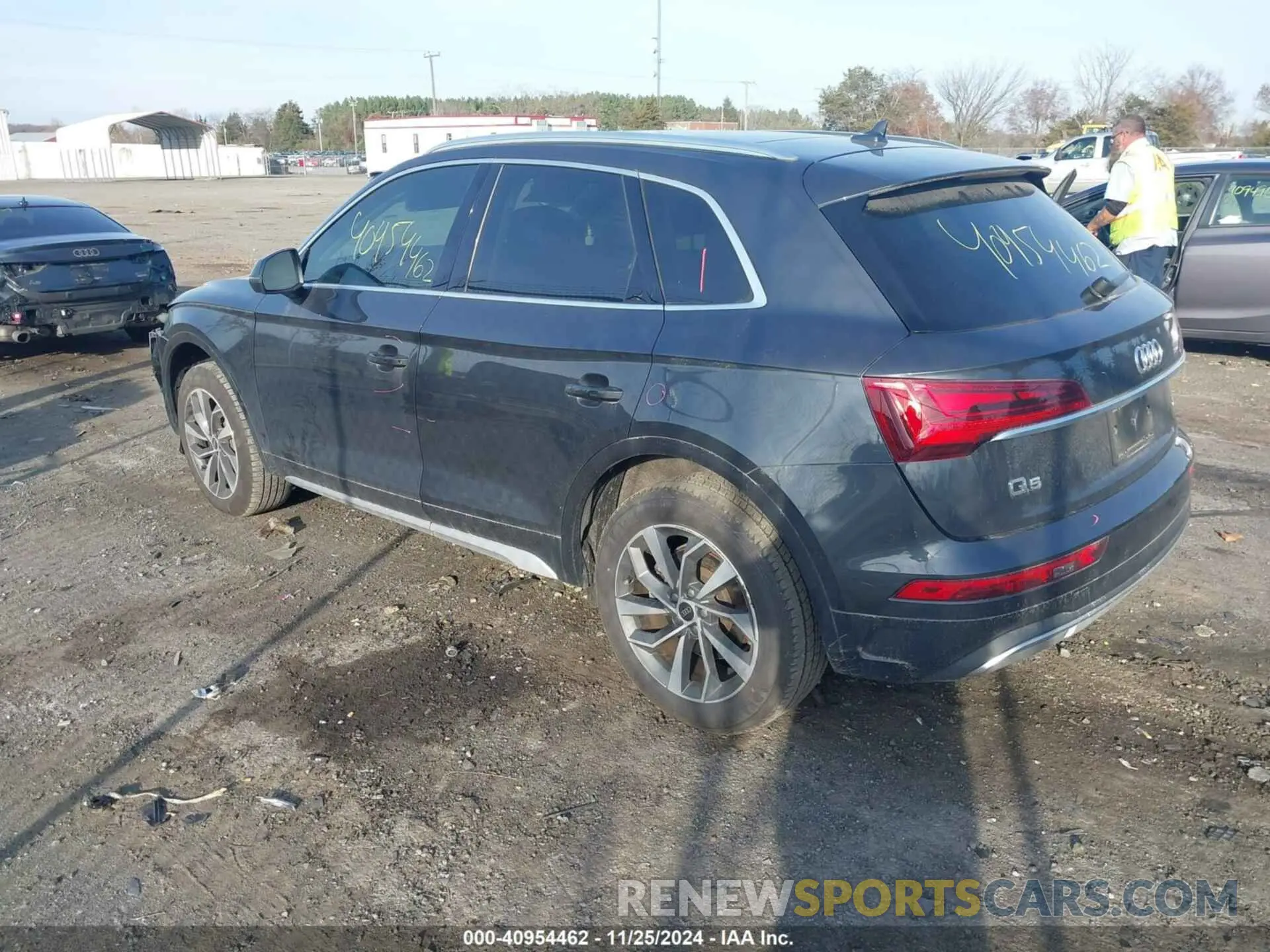 3 Photograph of a damaged car WA1BAAFY9M2136916 AUDI Q5 2021