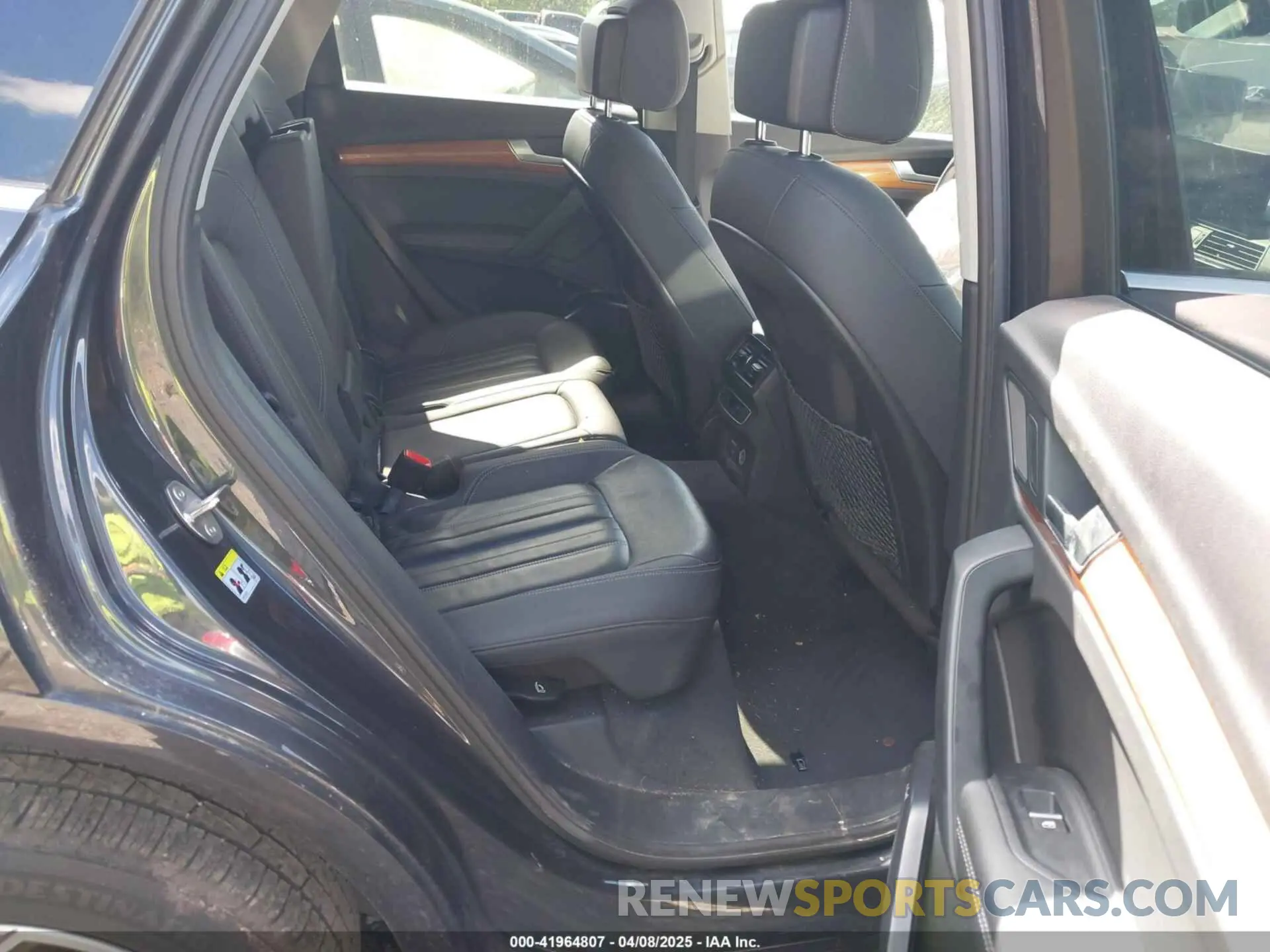 8 Фотография поврежденного автомобиля WA1BAAFYXM2013027 AUDI Q5 2021
