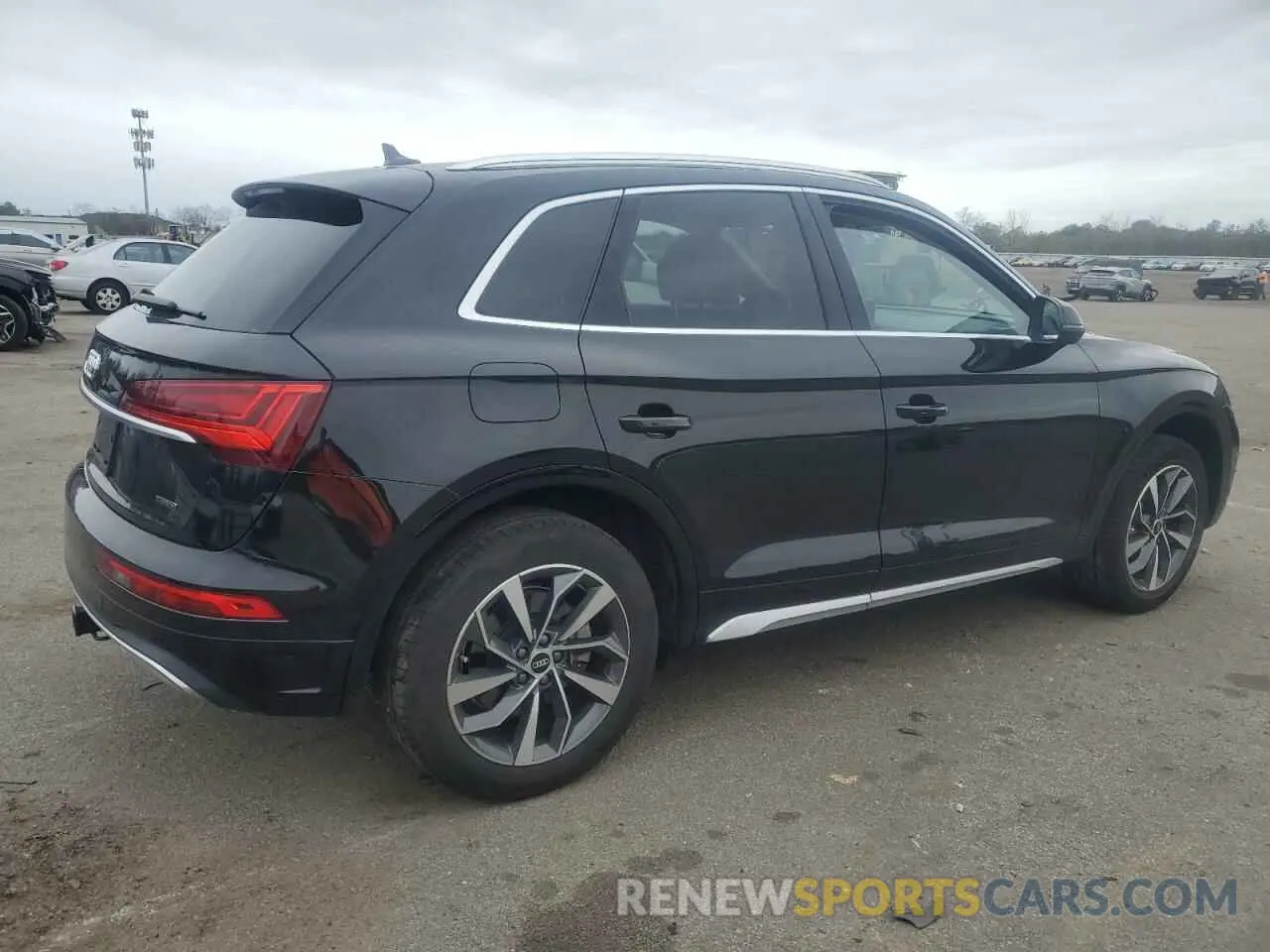 3 Фотография поврежденного автомобиля WA1BAAFYXM2112009 AUDI Q5 2021