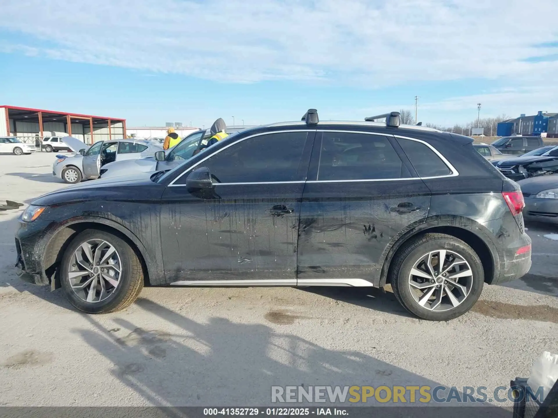14 Photograph of a damaged car WA1BAAFYXM2112074 AUDI Q5 2021
