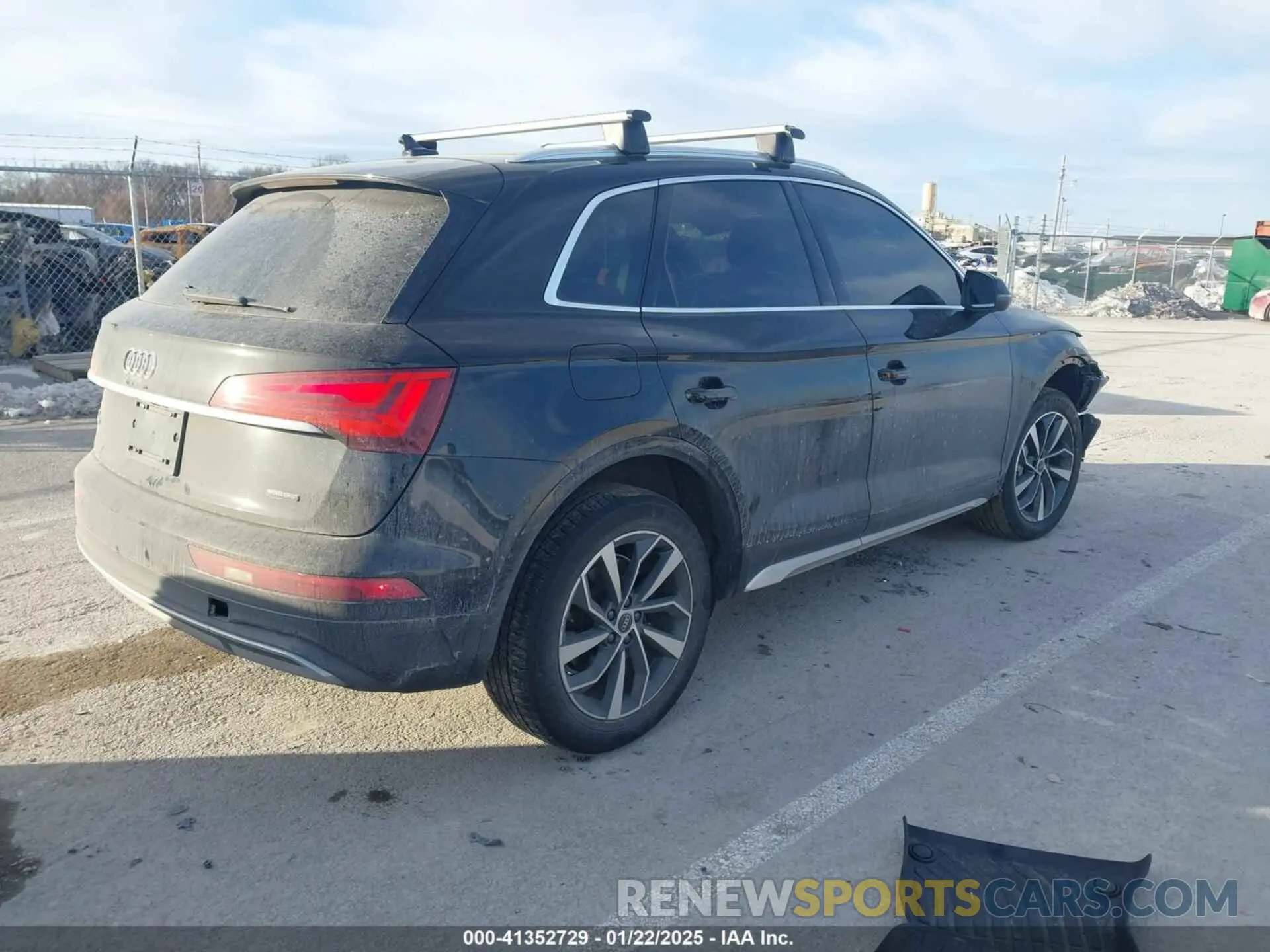 4 Photograph of a damaged car WA1BAAFYXM2112074 AUDI Q5 2021