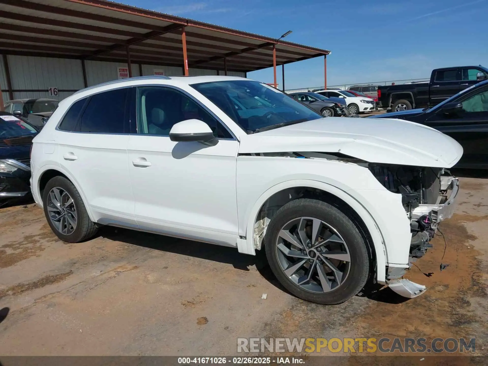 14 Photograph of a damaged car WA1BAAFYXM2125942 AUDI Q5 2021