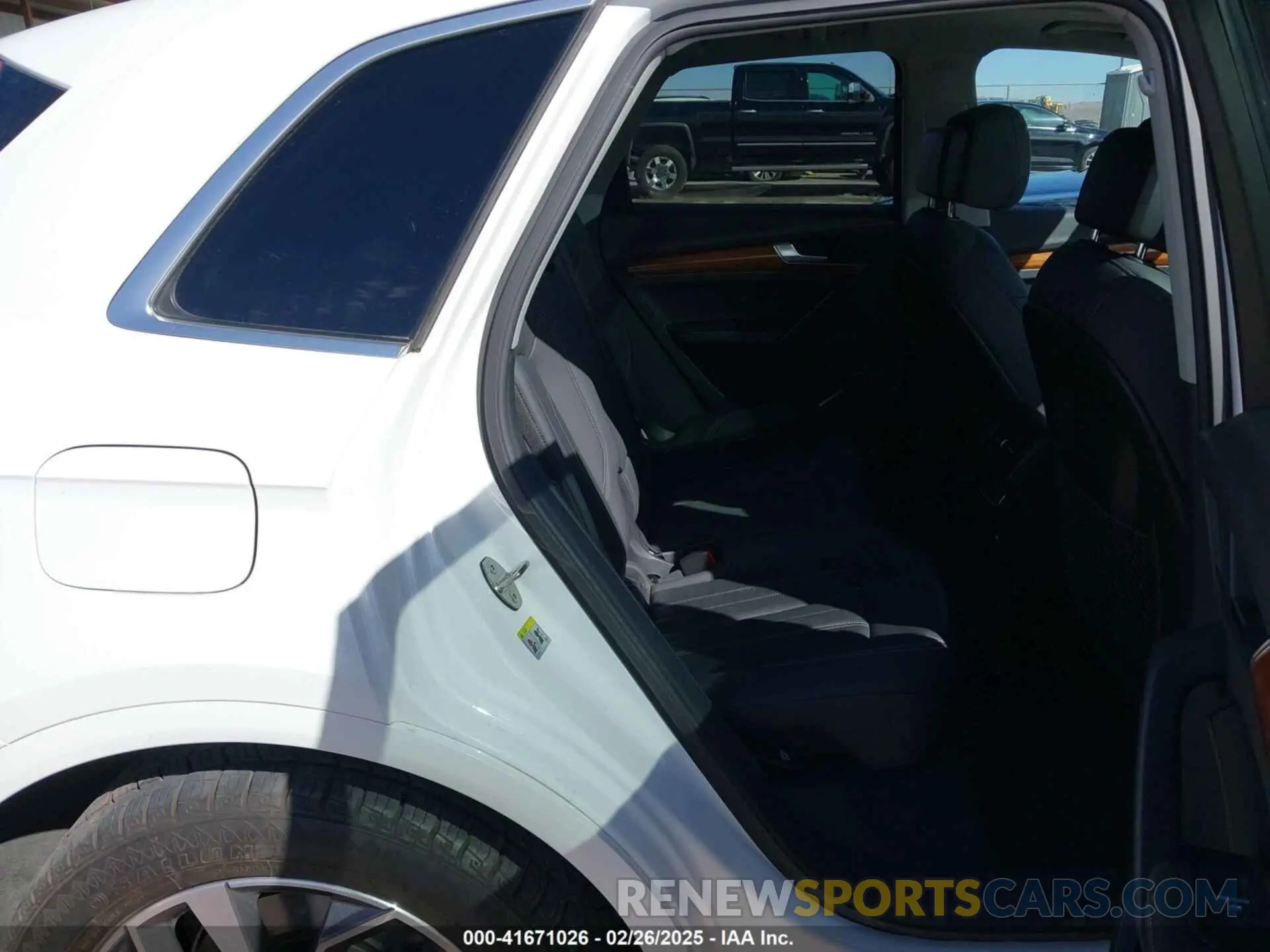 8 Photograph of a damaged car WA1BAAFYXM2125942 AUDI Q5 2021